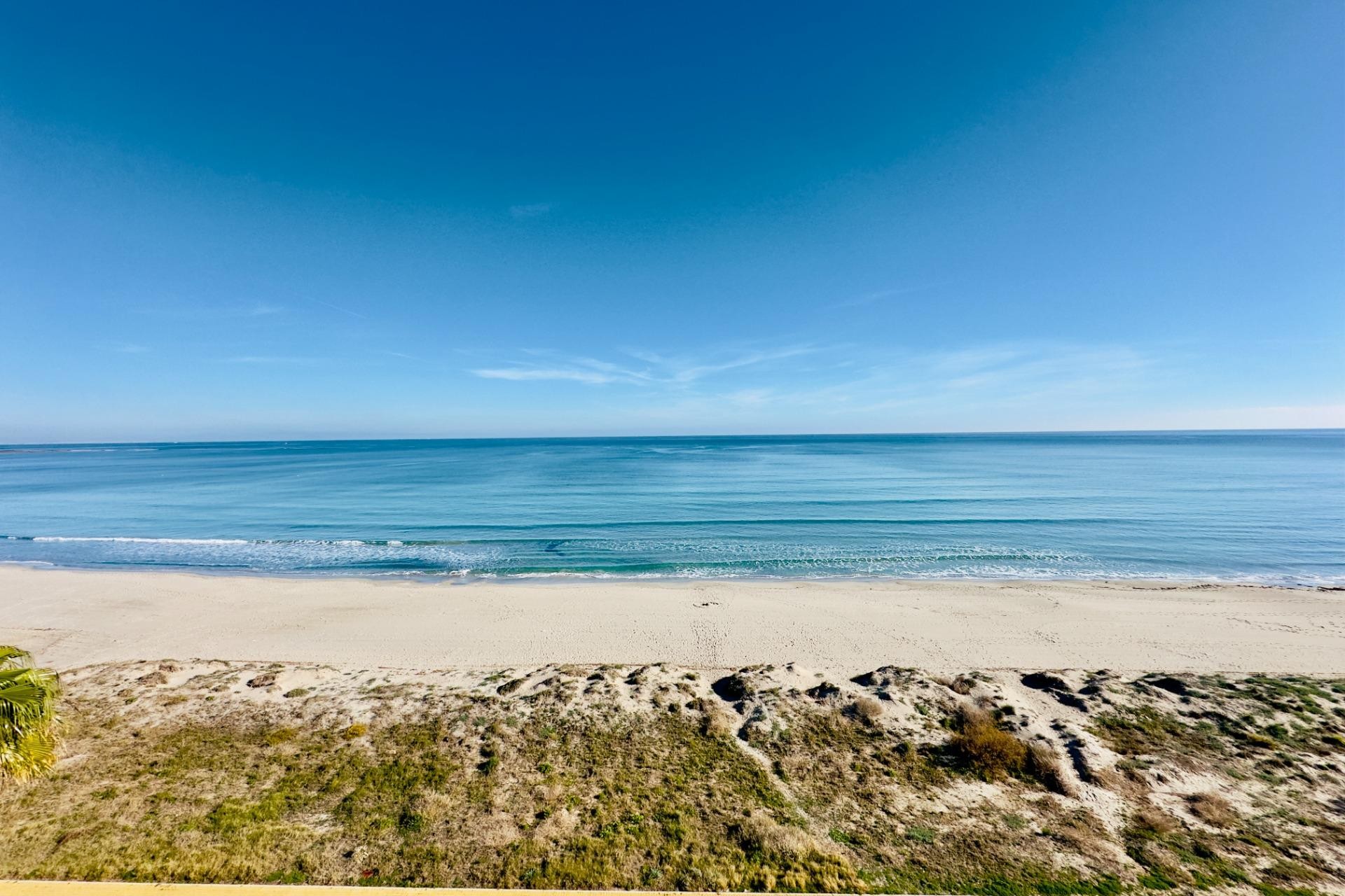 Resale - Apartment -
La Manga del Mar Menor - Playa del Esparto-Veneziola