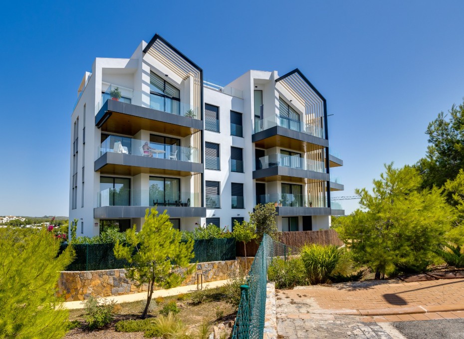 Resale - Apartment -
Las Colinas Golf Resort - Las Colinas golf