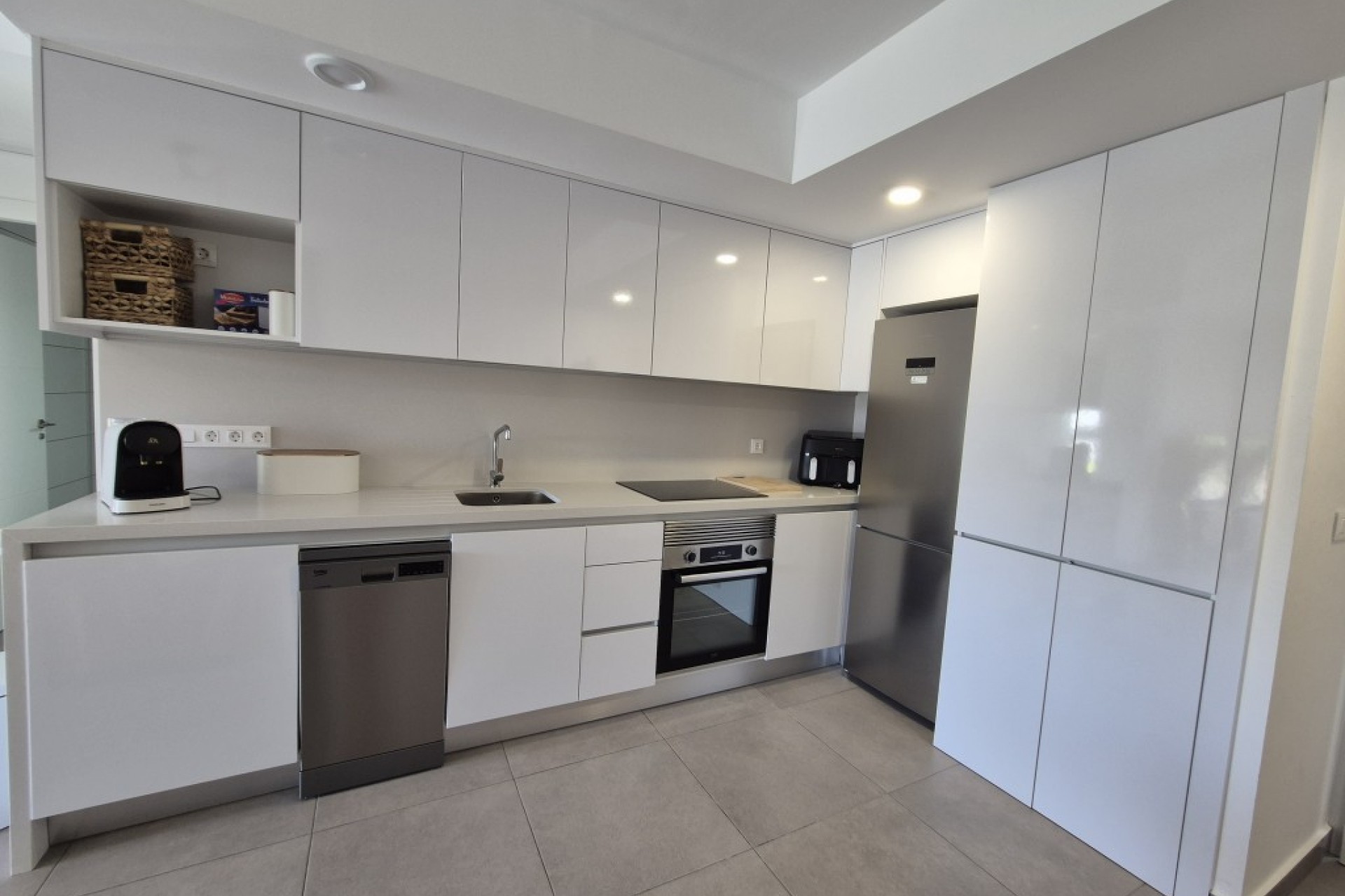 Resale - Apartment -
Las Filipinas