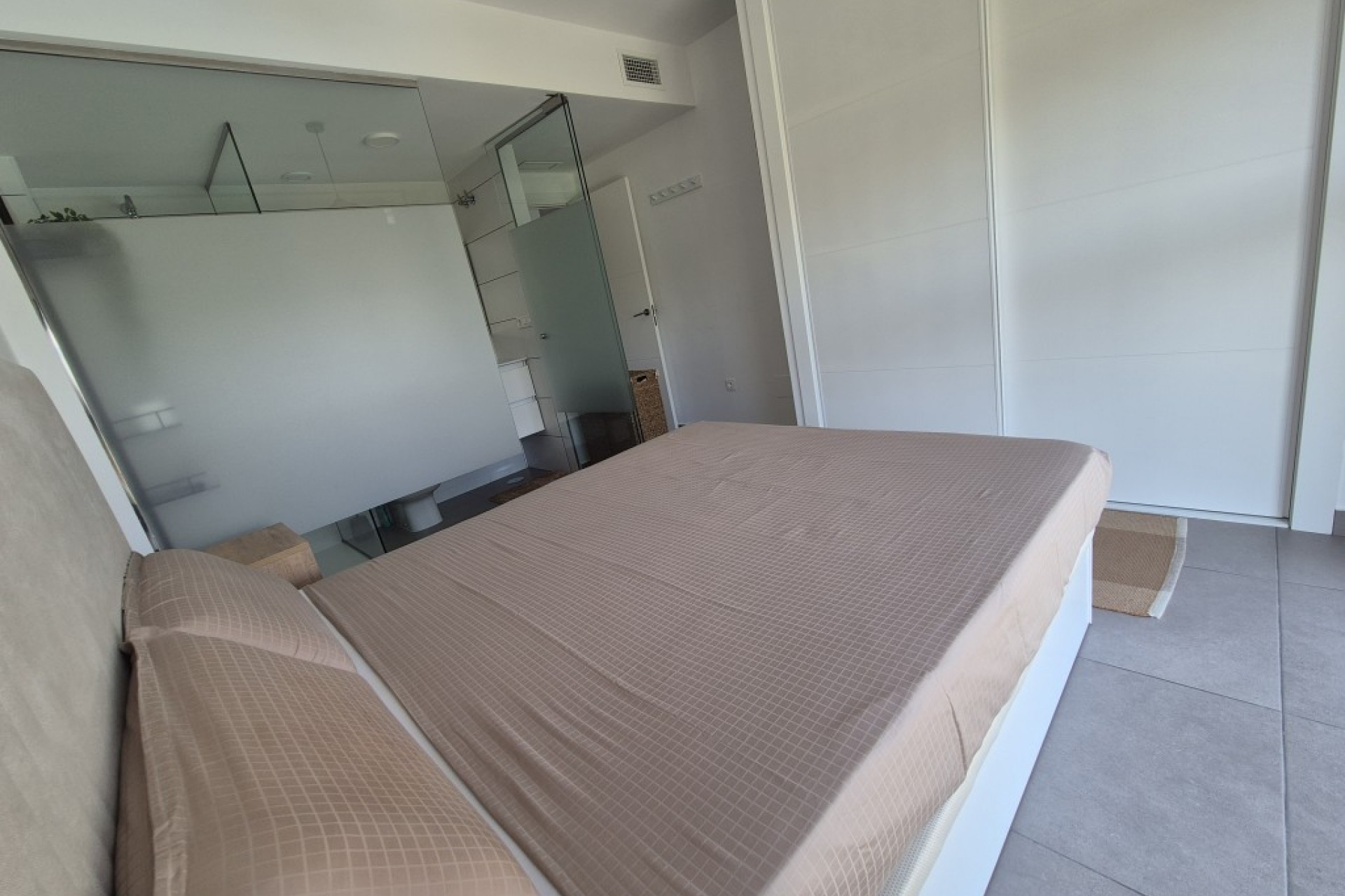 Resale - Apartment -
Las Filipinas