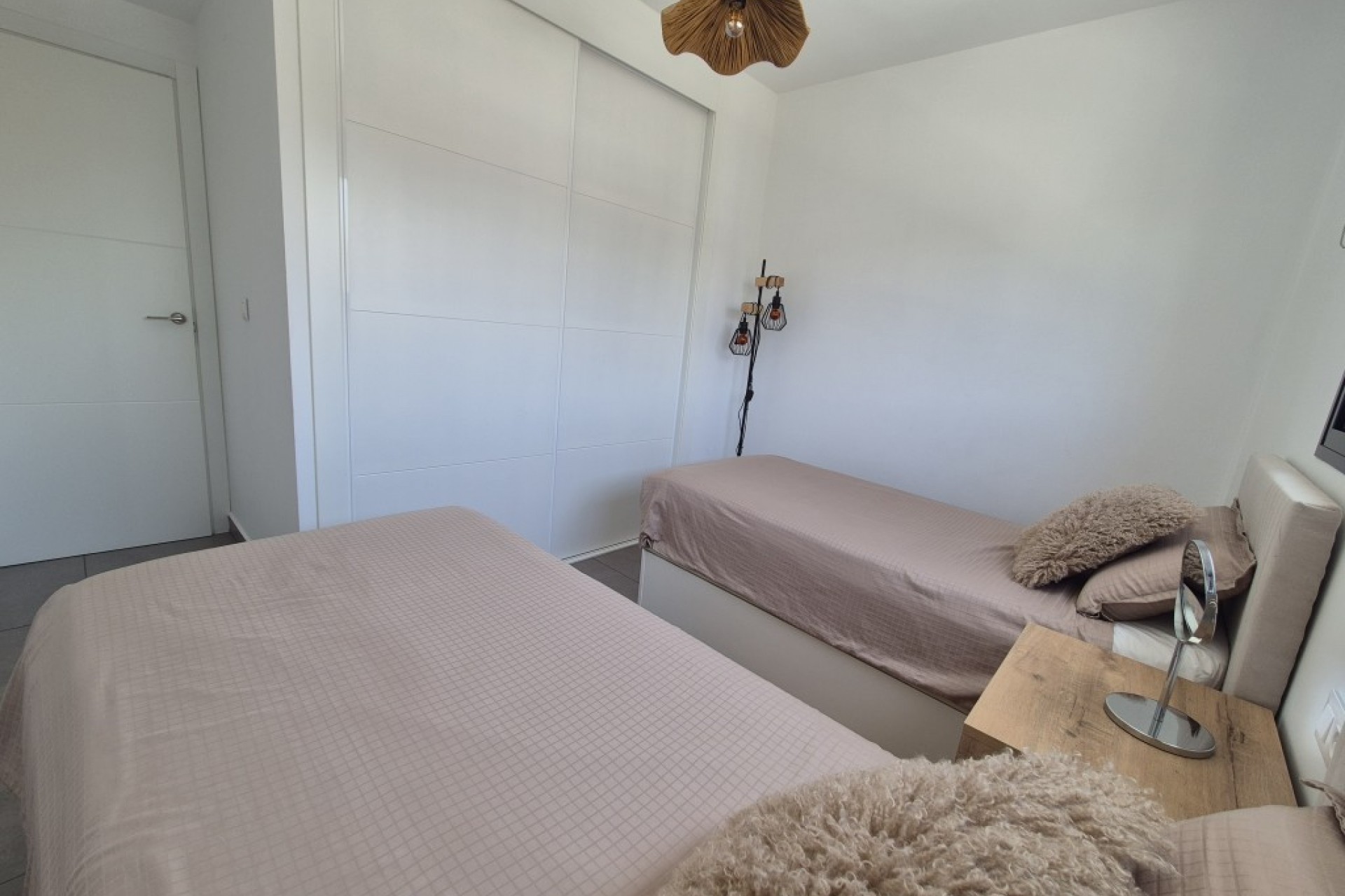 Resale - Apartment -
Las Filipinas