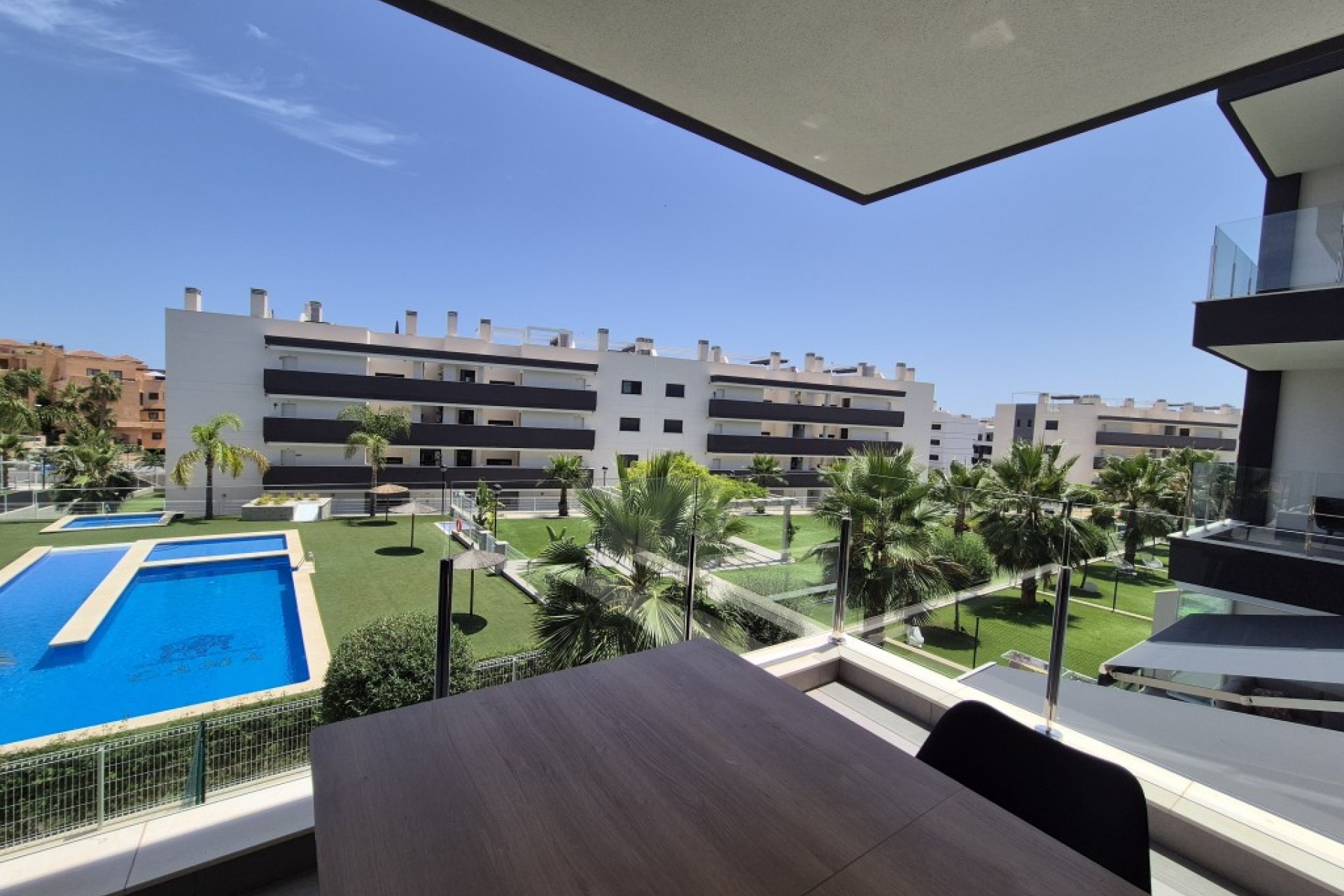 Resale - Apartment -
Las Filipinas