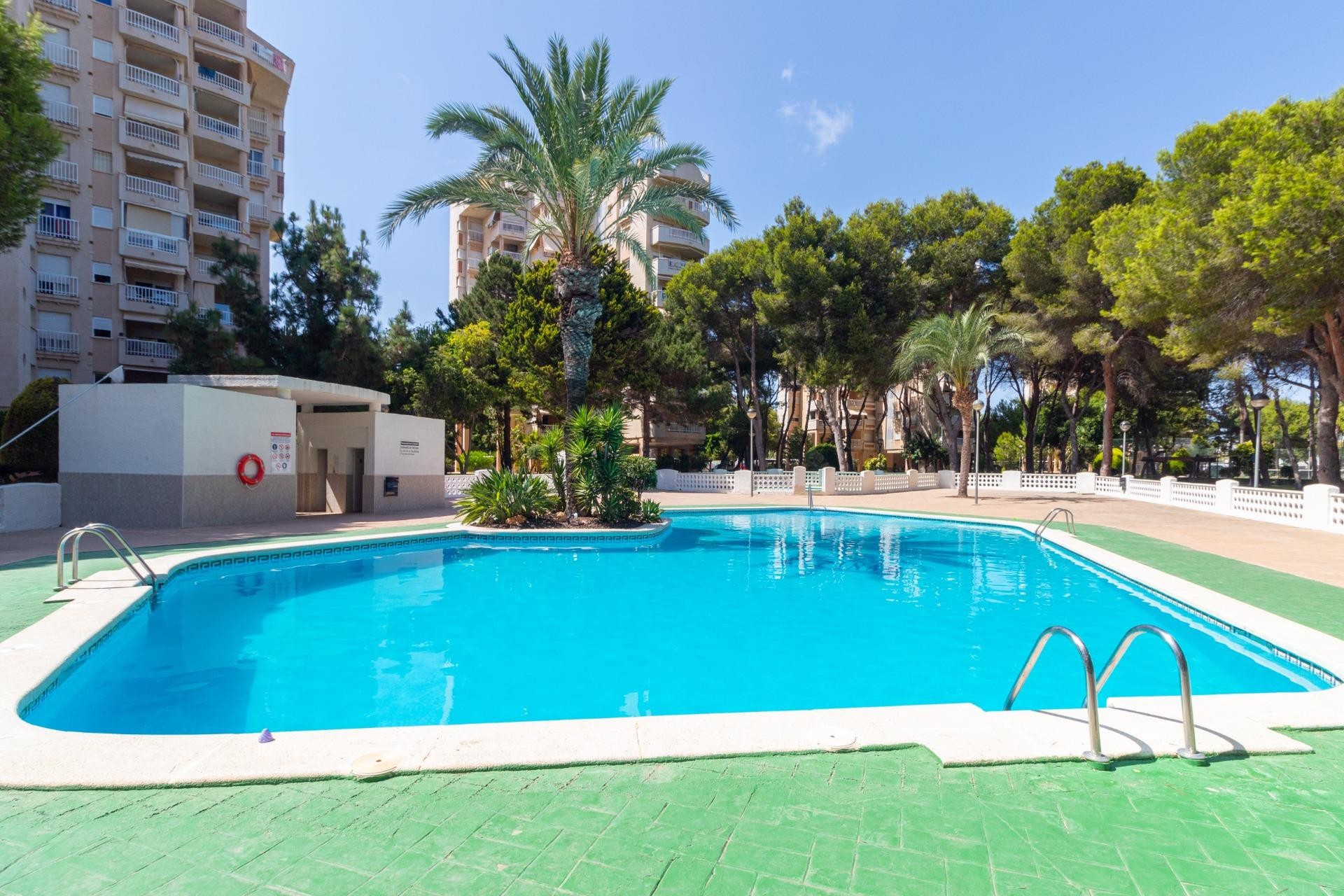 Resale - Apartment -
Orihuela Costa - Campoamor