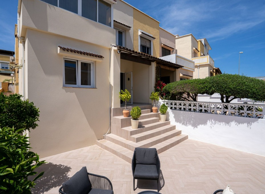 Resale - Apartment -
Orihuela Costa - Los Altos
