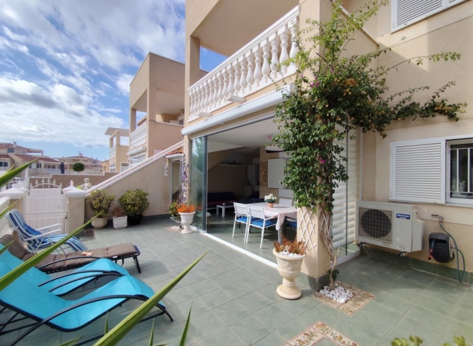 Resale - Apartment -
Orihuela Costa
