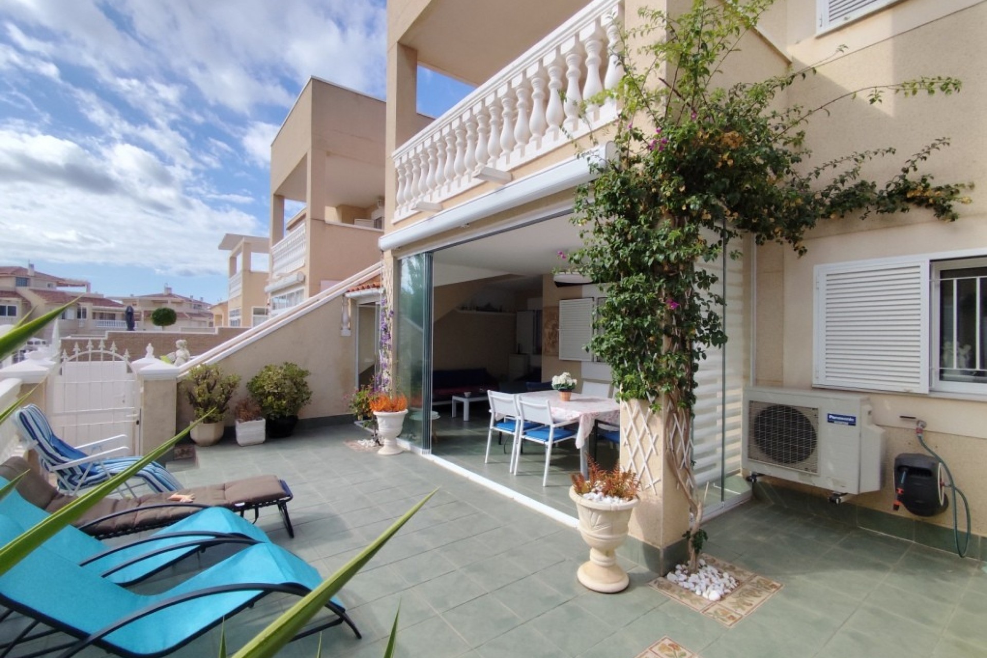 Resale - Apartment -
Orihuela Costa