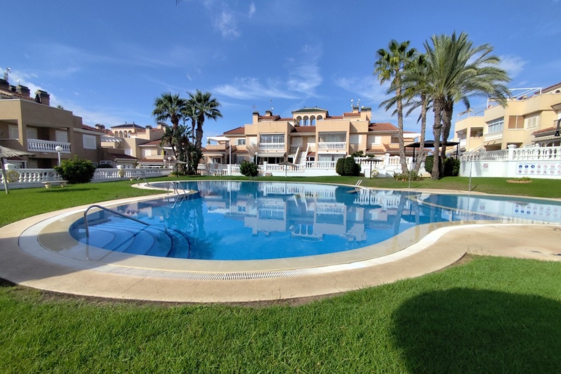 Resale - Apartment -
Orihuela Costa