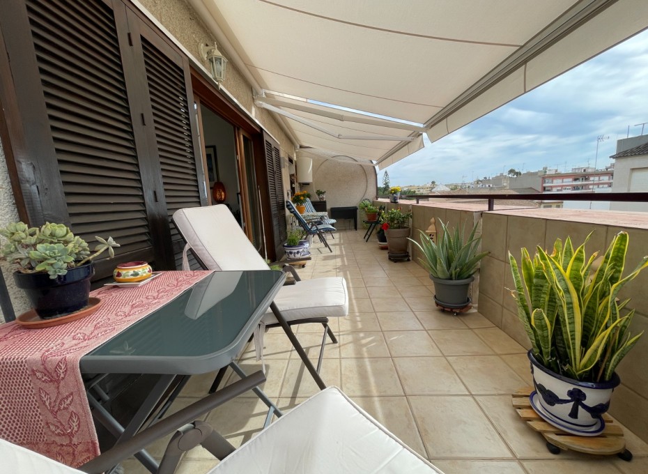Resale - Apartment - Penthouse -
Almoradí - centro