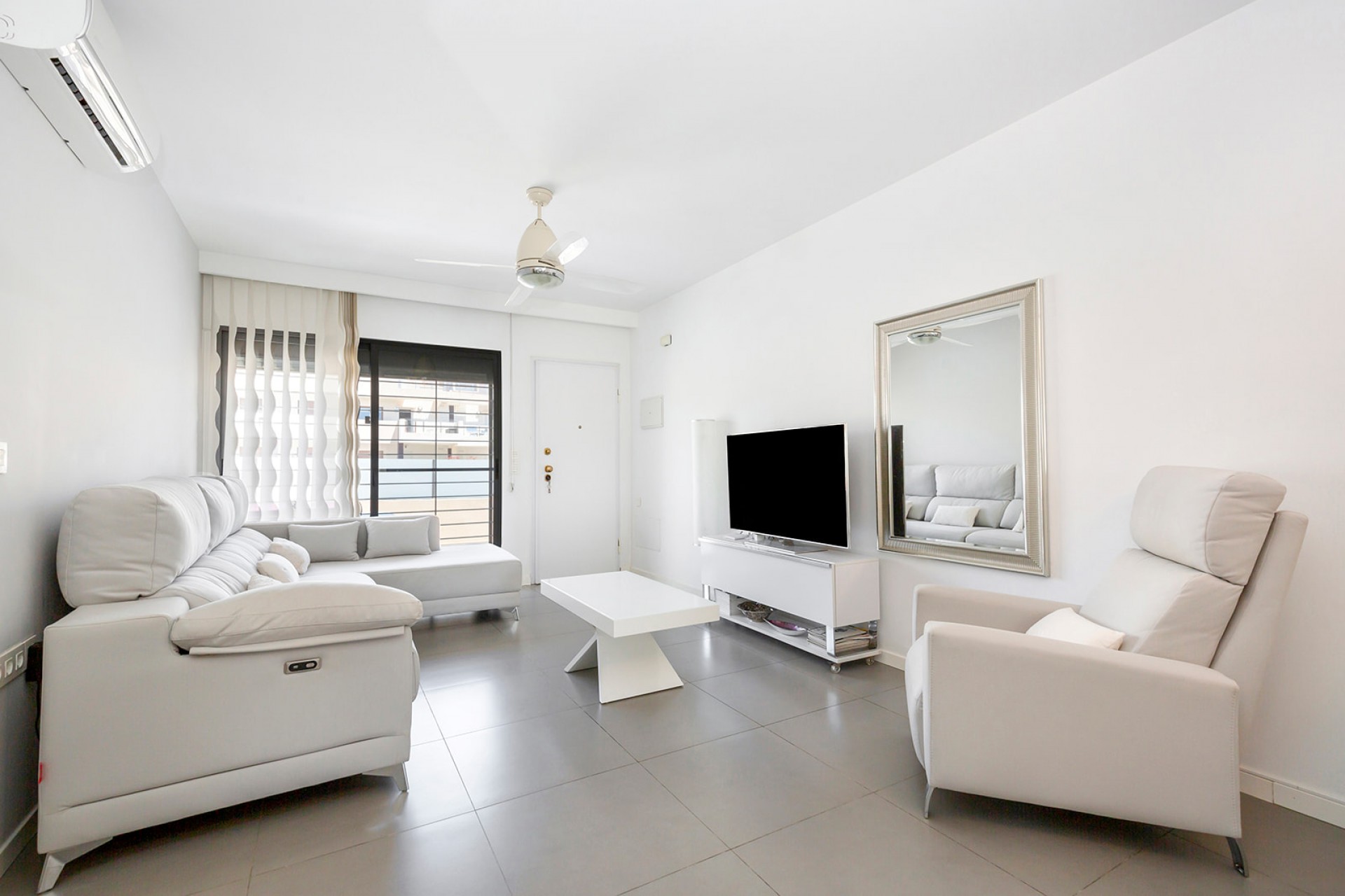 Resale - Apartment -
Pilar de la Horadada - Torre de la Horadada