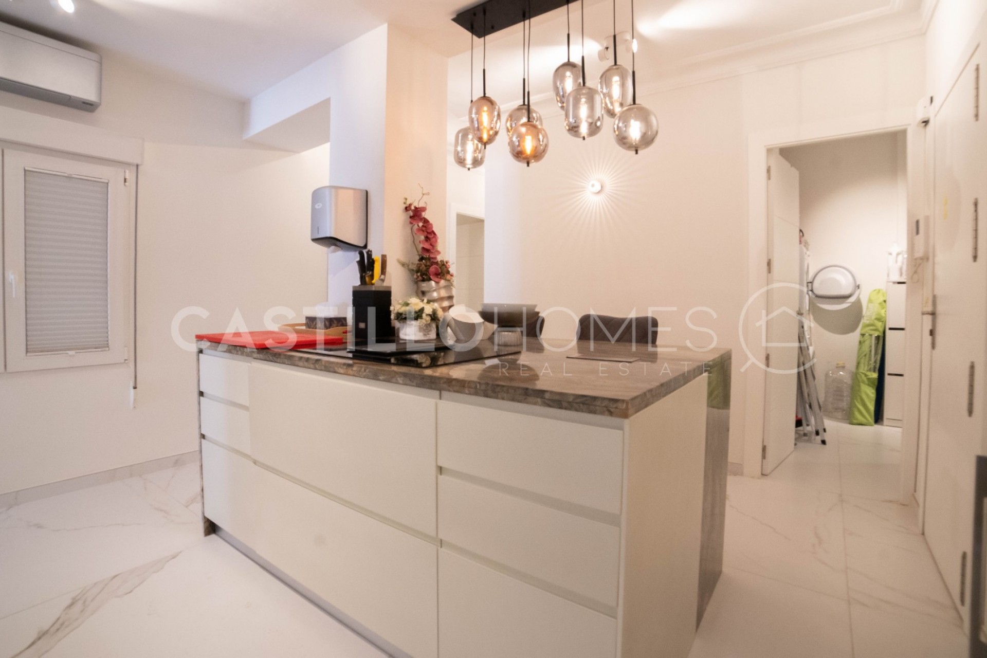 Resale - Apartment -
Torrevieja - Centro