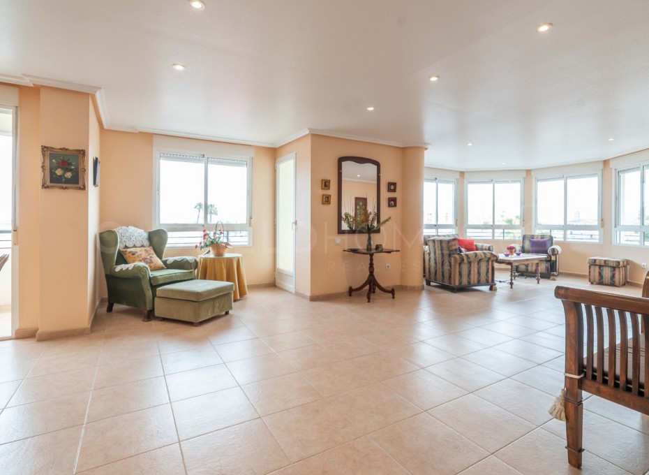 Resale - Apartment -
Torrevieja - Centro