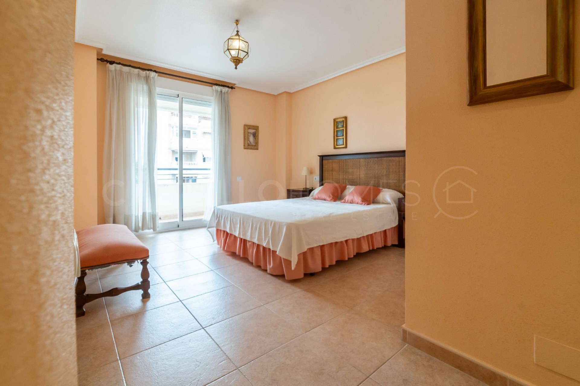 Resale - Apartment -
Torrevieja - Centro