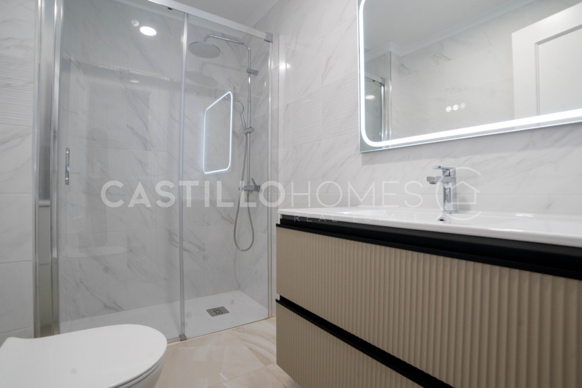 Resale - Apartment -
Torrevieja - Centro