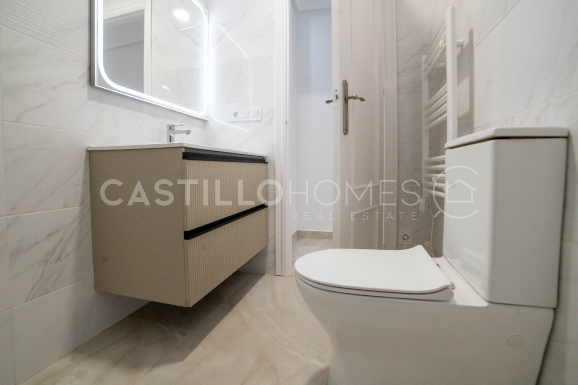 Resale - Apartment -
Torrevieja - Centro