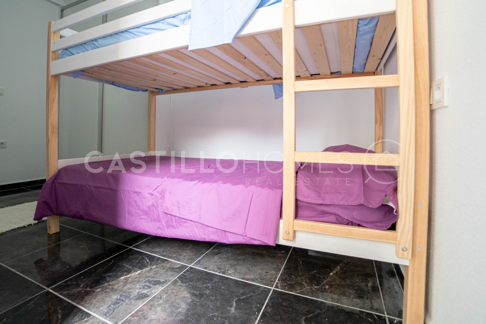 Resale - Apartment -
Torrevieja - Centro