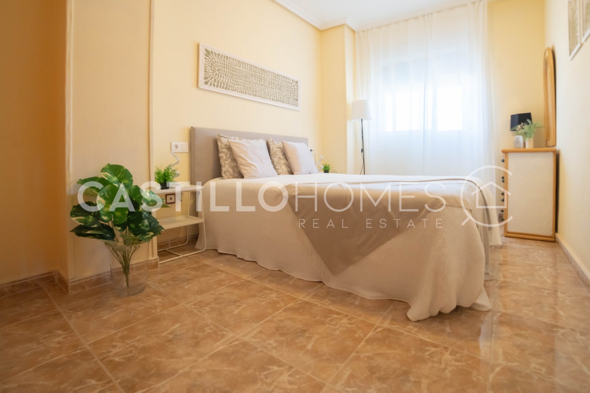 Resale - Apartment -
Torrevieja - Centro