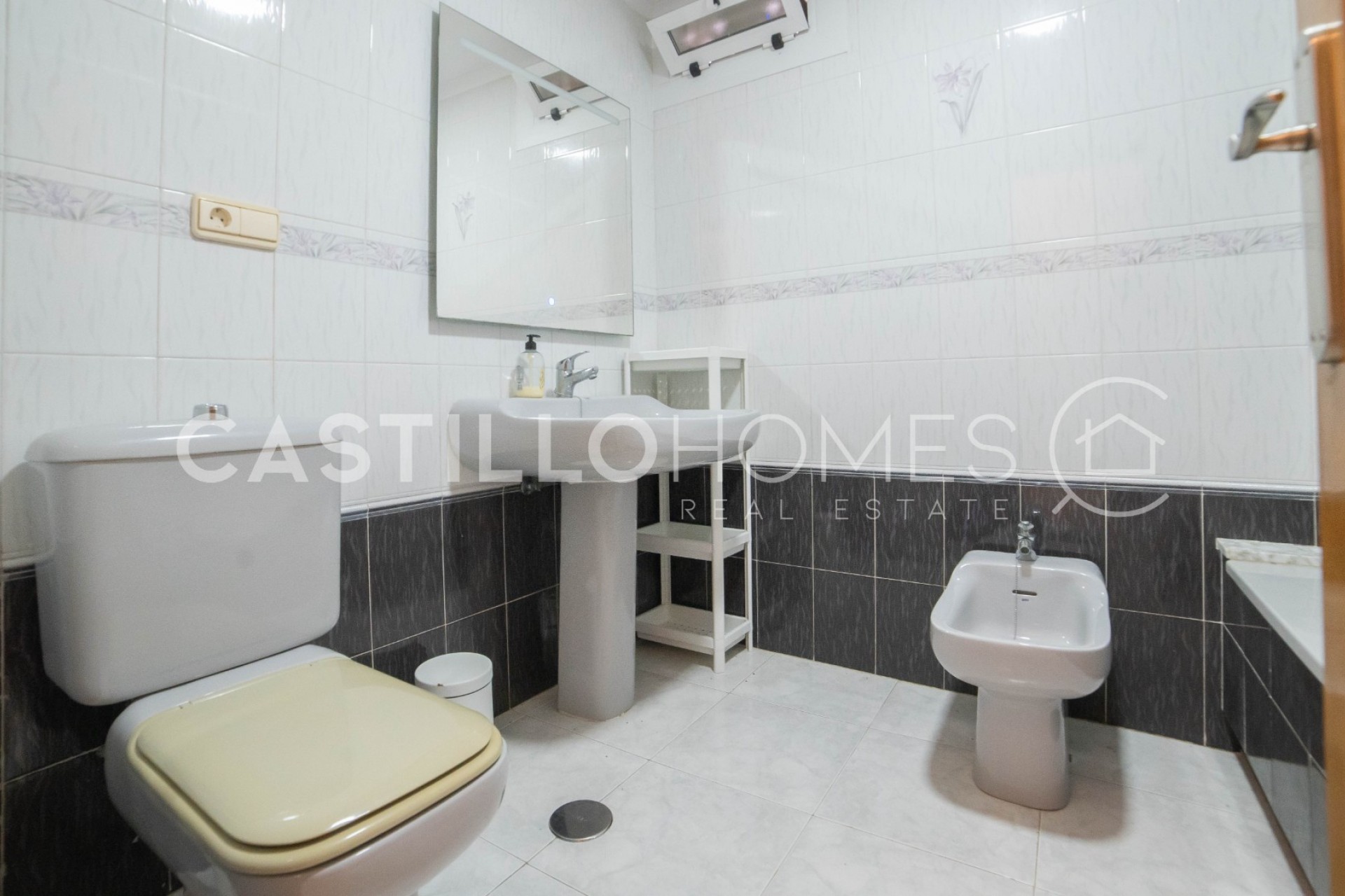 Resale - Apartment -
Torrevieja - Centro