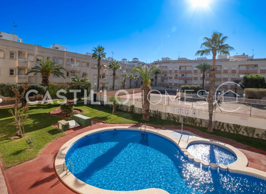 Resale - Apartment -
Torrevieja - Centro