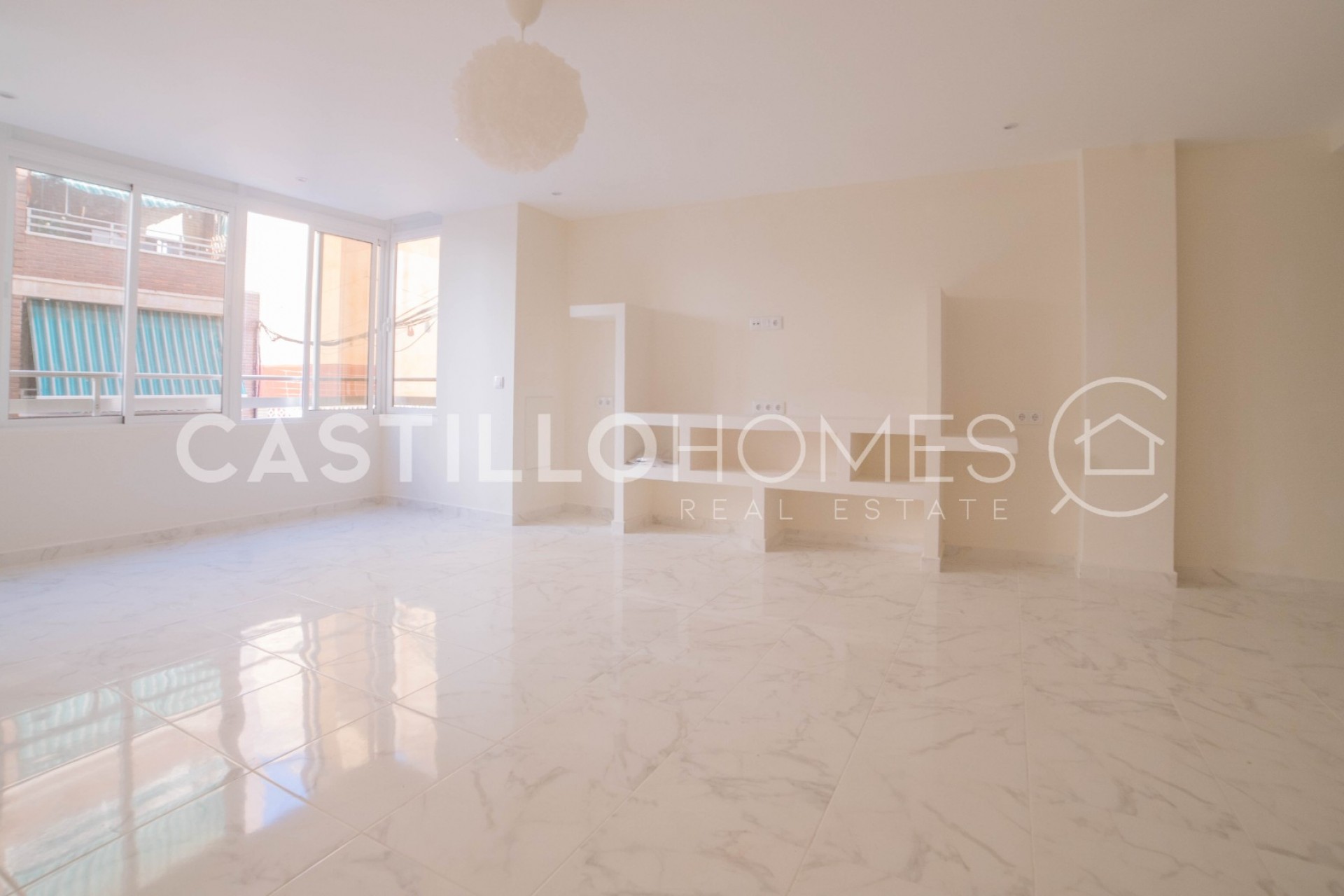 Resale - Apartment -
Torrevieja - Centro
