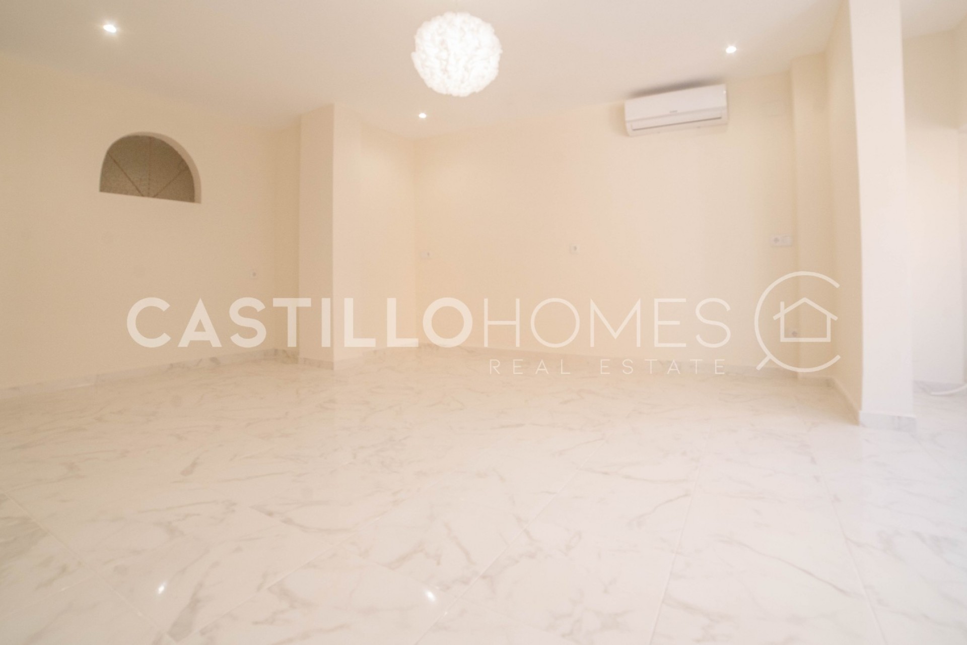 Resale - Apartment -
Torrevieja - Centro
