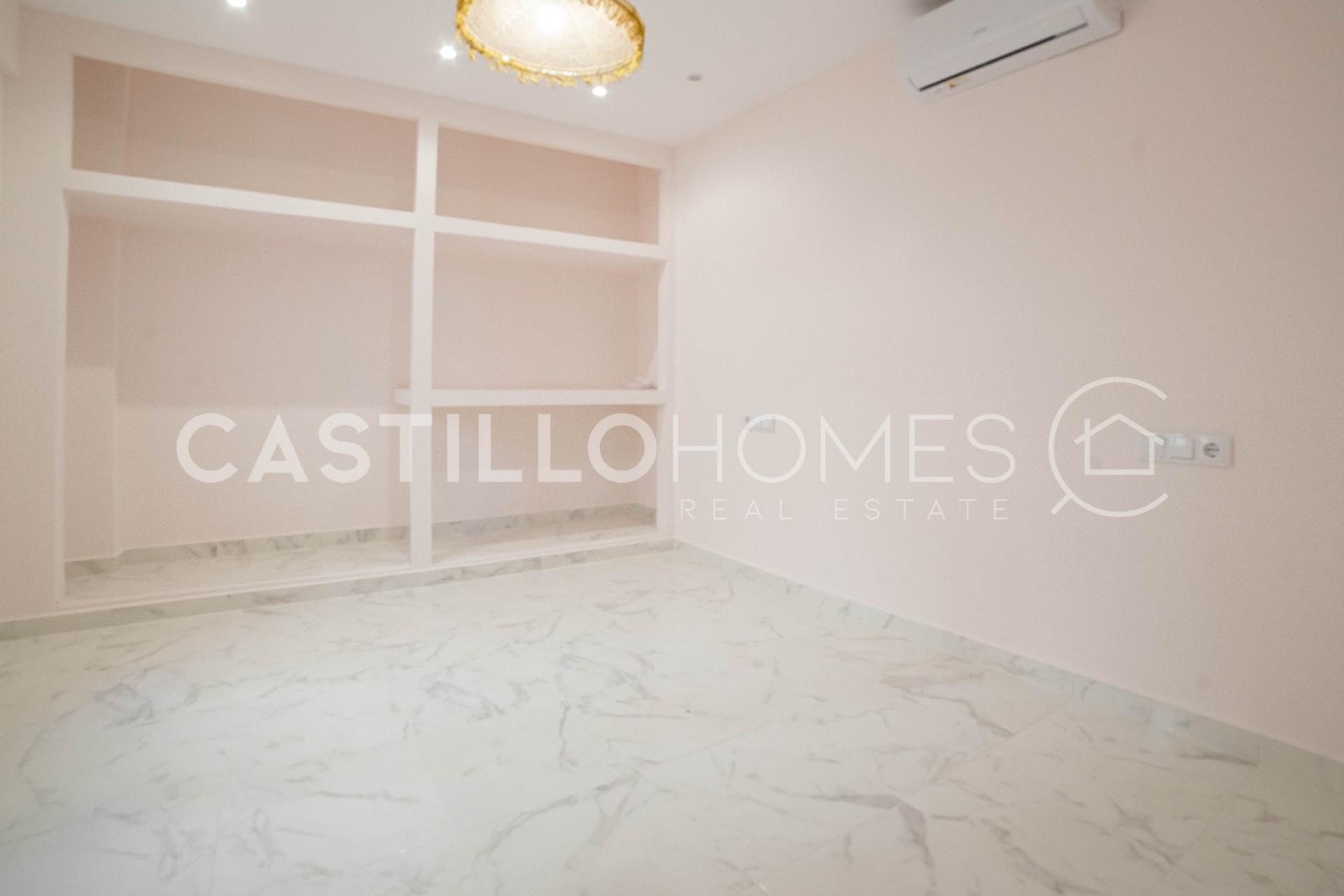 Resale - Apartment -
Torrevieja - Centro