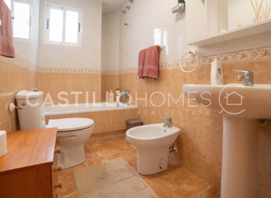 Resale - Apartment -
Torrevieja - Centro