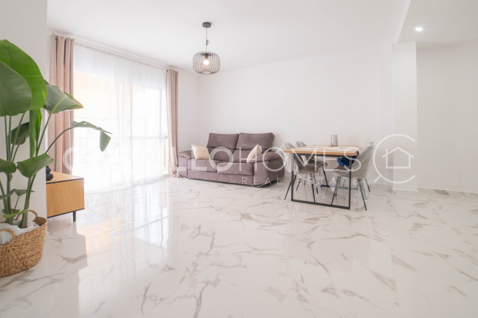 Resale - Apartment -
Torrevieja - Centro