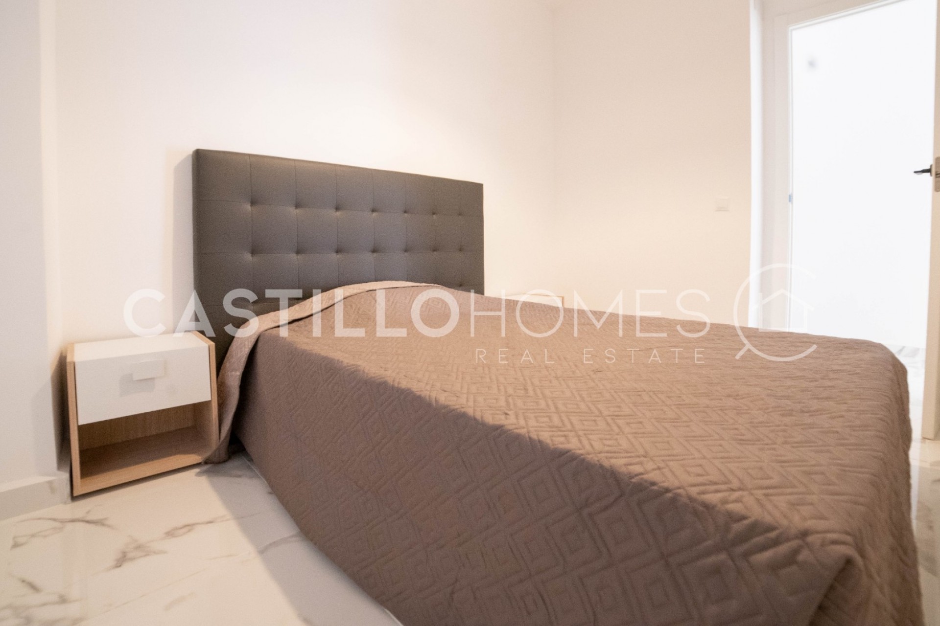 Resale - Apartment -
Torrevieja - Centro