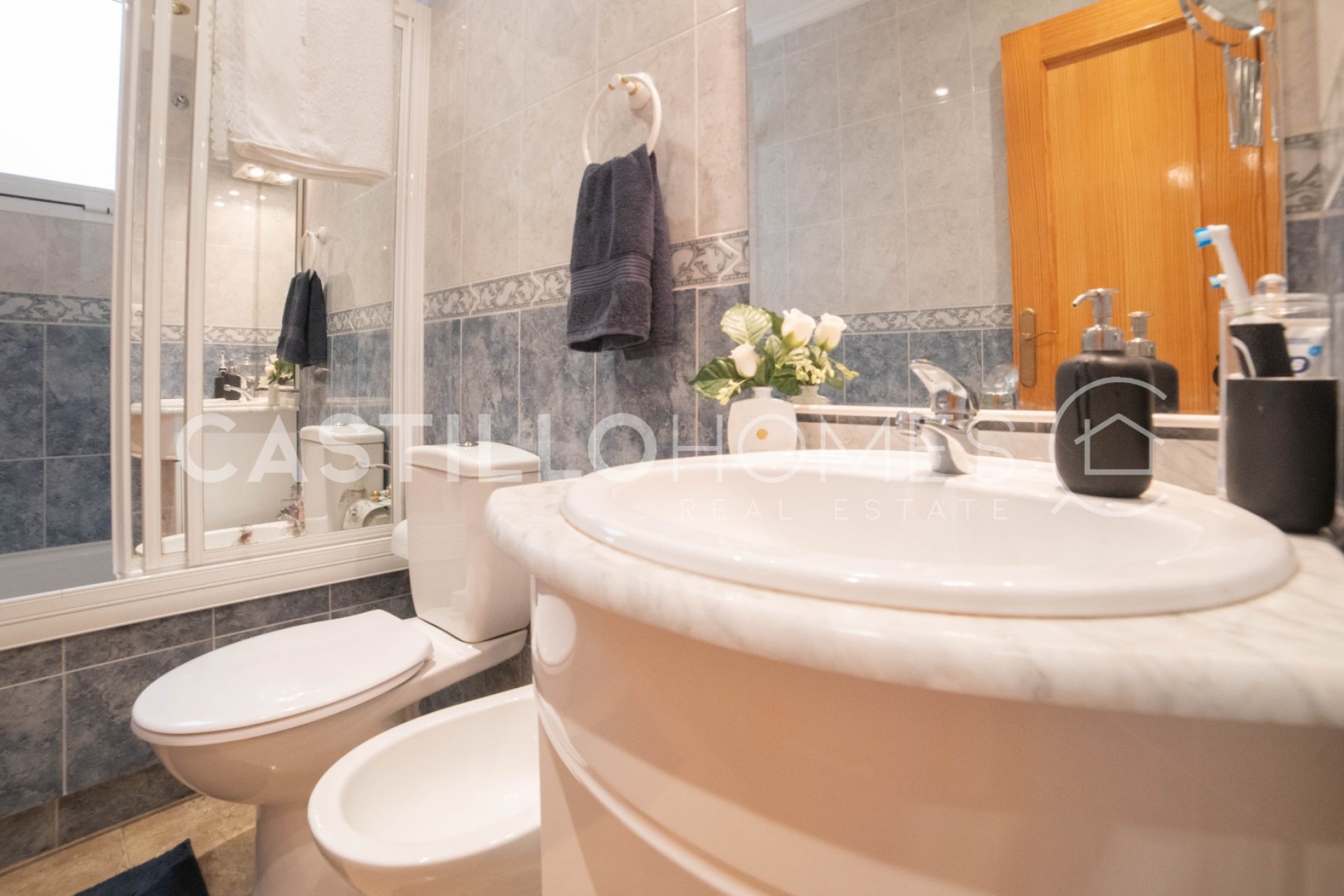 Resale - Apartment -
Torrevieja - Centro