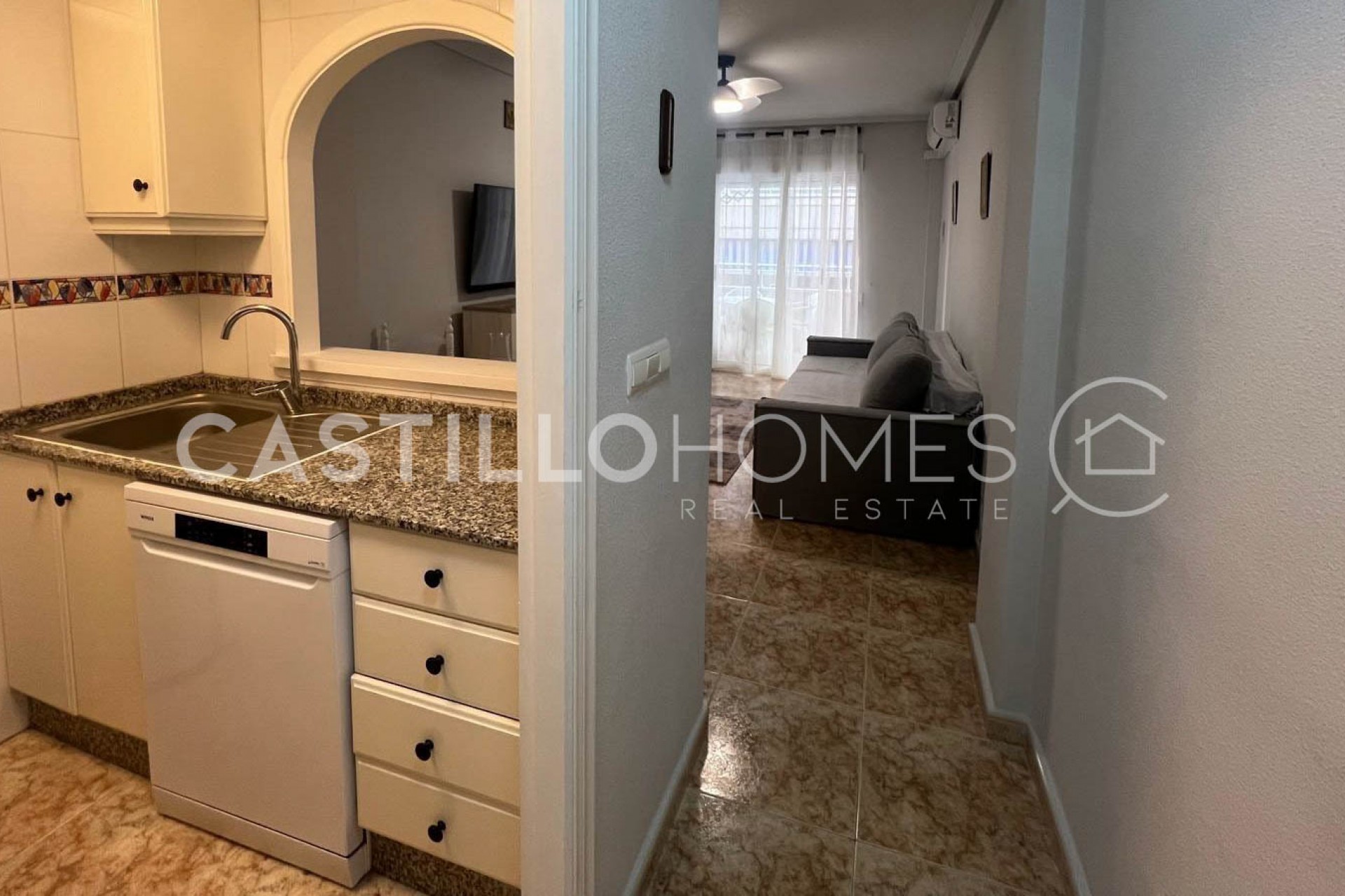 Resale - Apartment -
Torrevieja - Centro