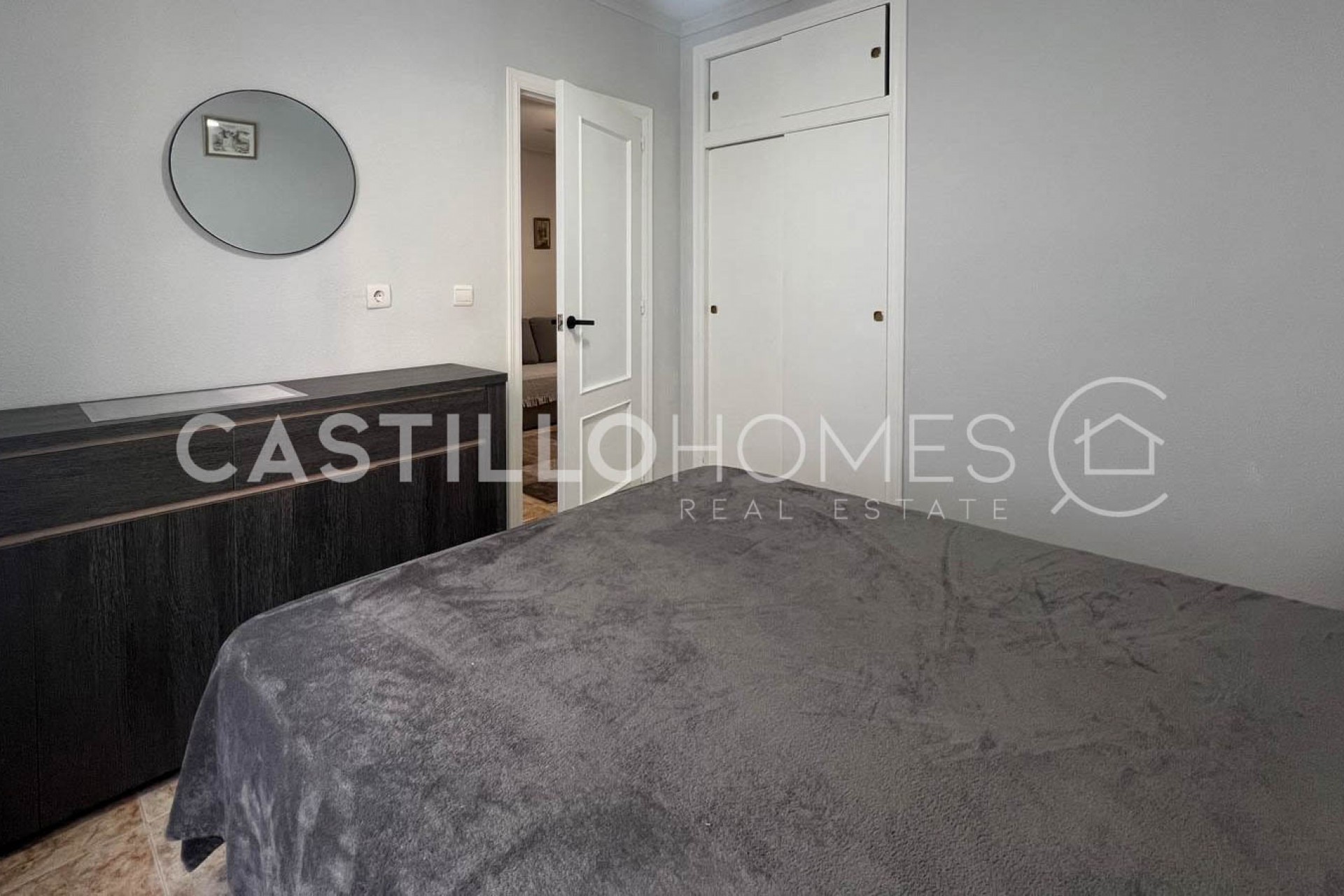 Resale - Apartment -
Torrevieja - Centro