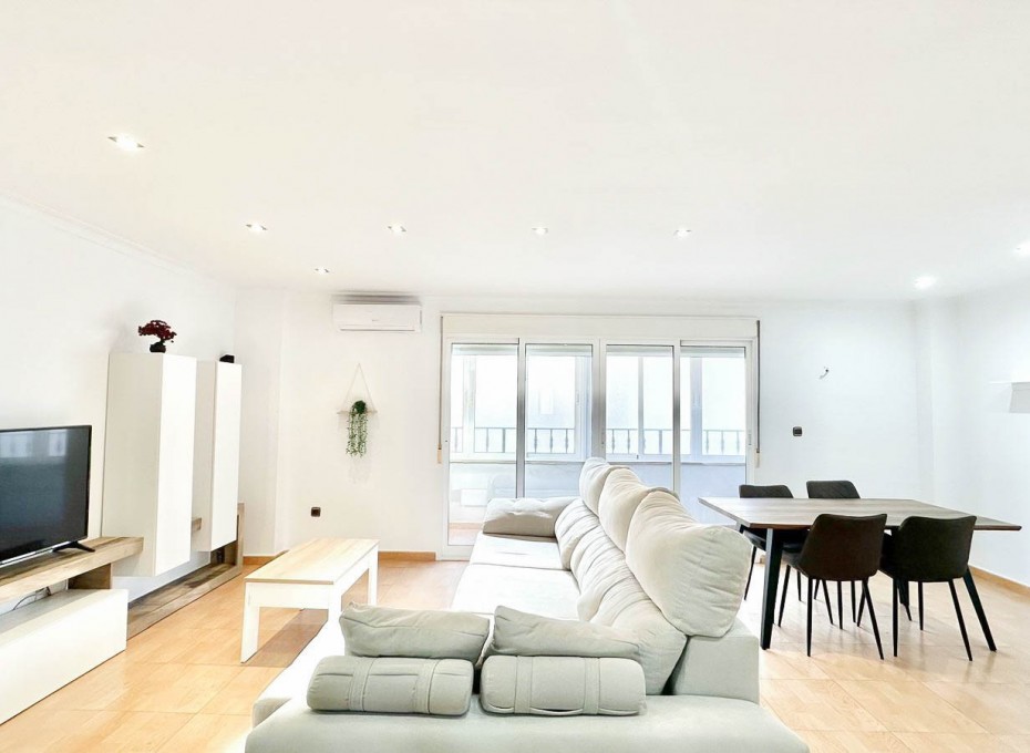 Resale - Apartment -
Torrevieja - Centro