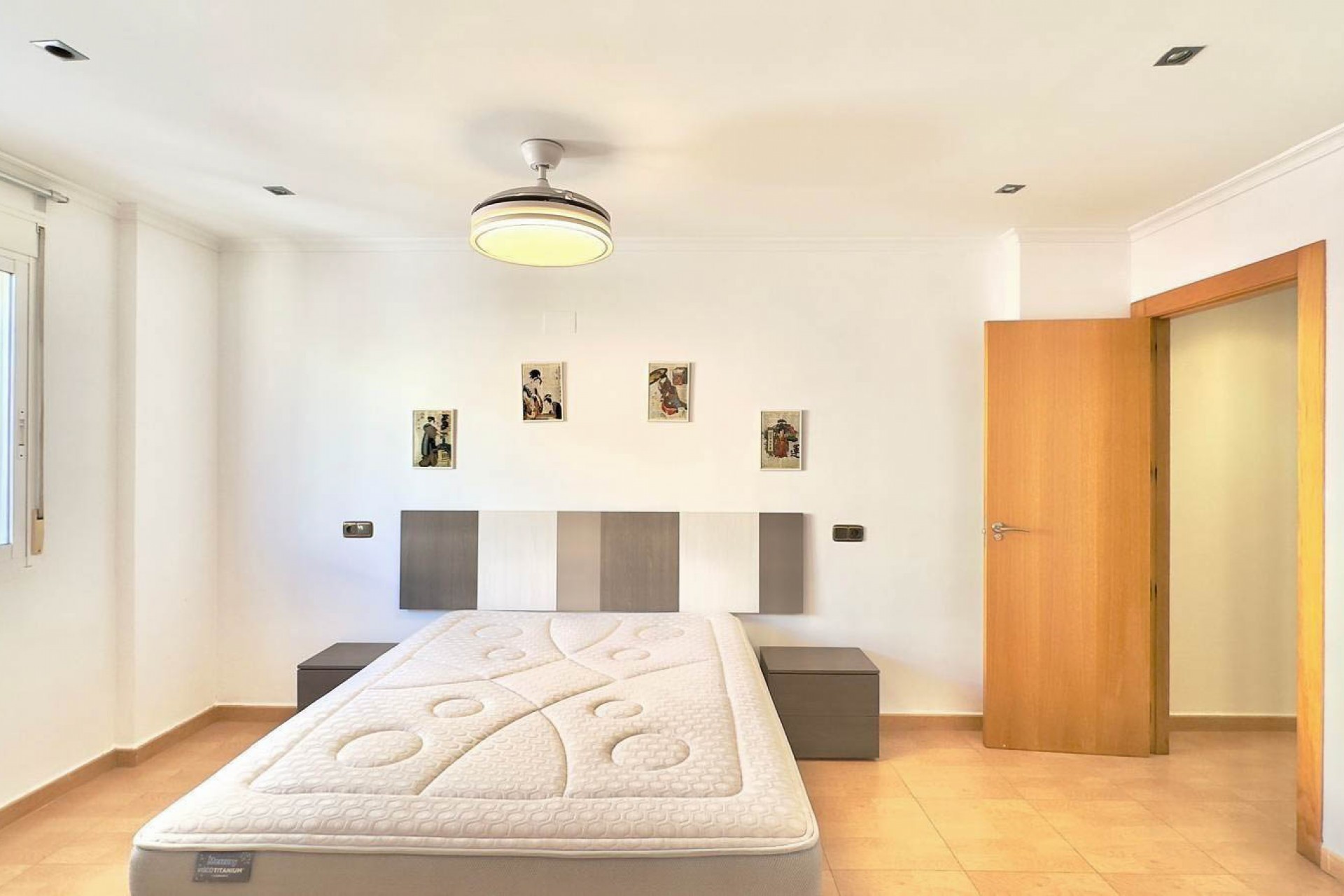 Resale - Apartment -
Torrevieja - Centro