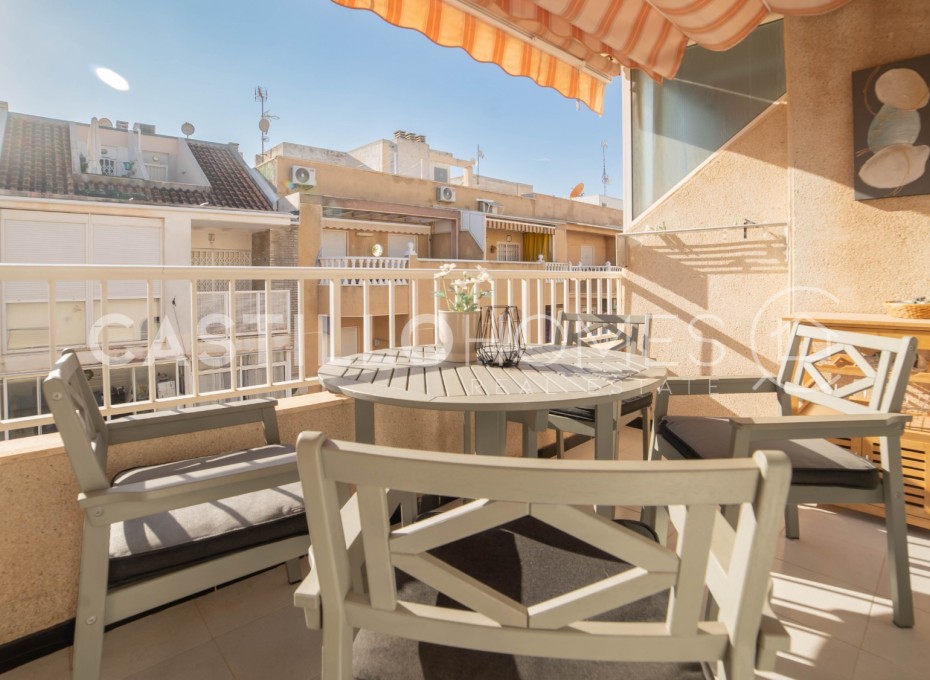 Resale - Apartment -
Torrevieja - Centro