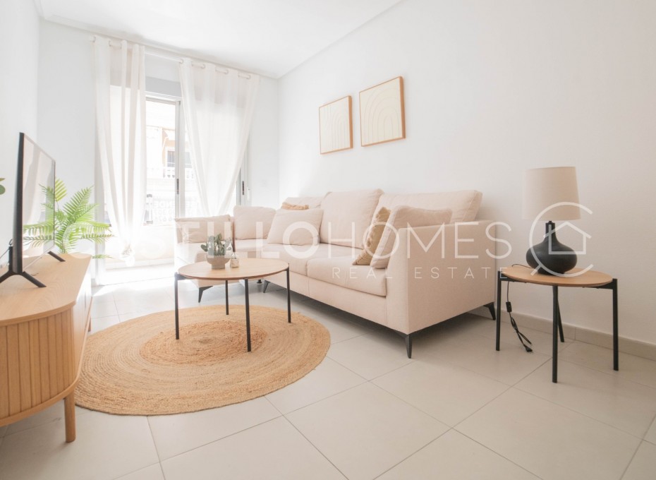 Resale - Apartment -
Torrevieja - Centro