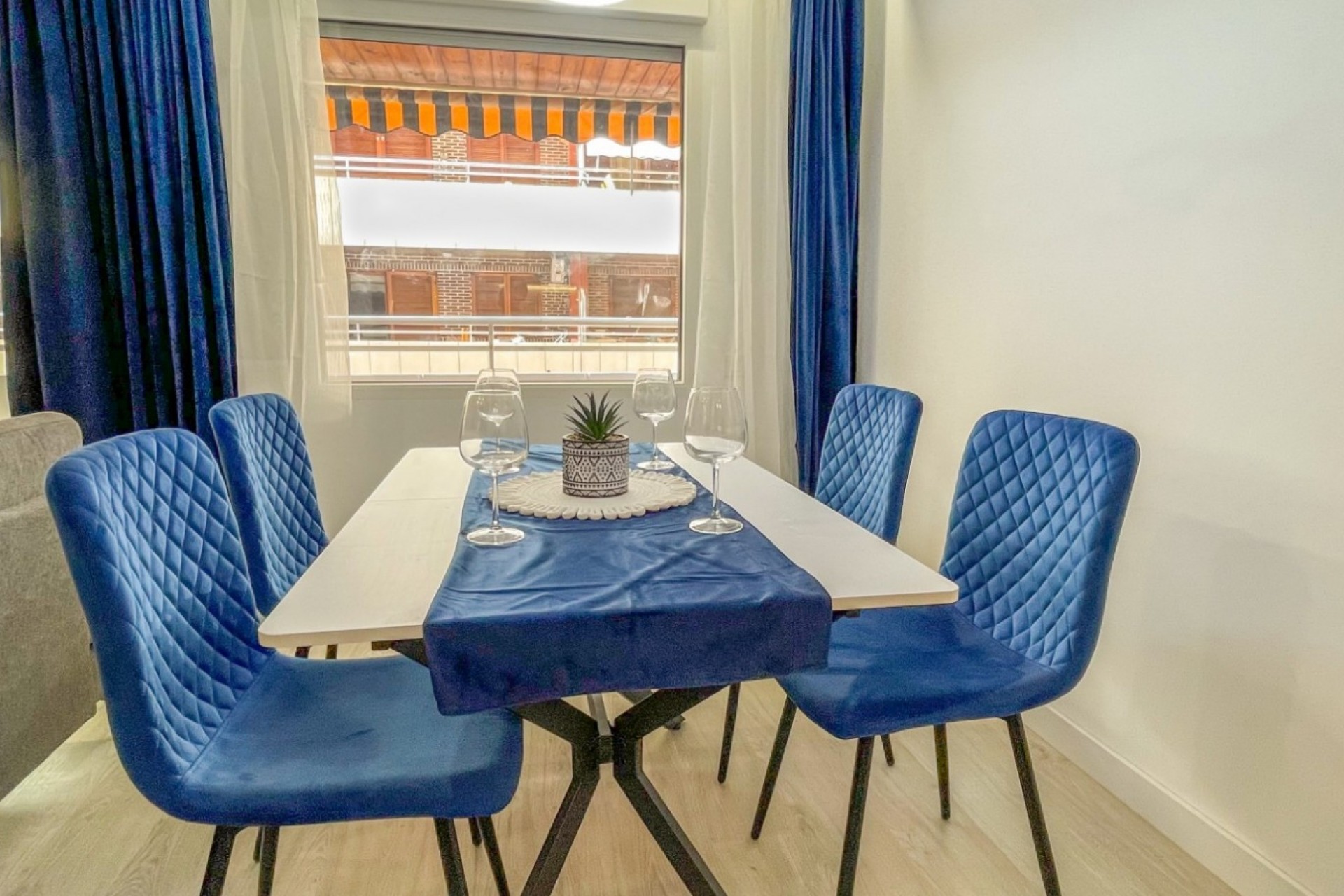 Resale - Apartment -
Torrevieja - El Acequión - Los Náufragos