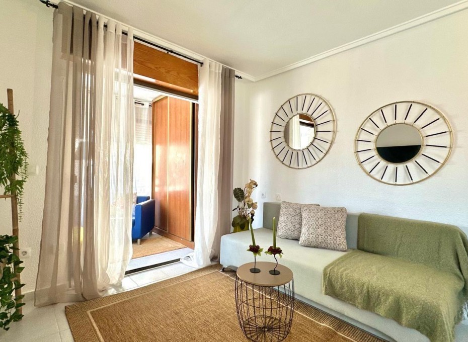 Resale - Apartment -
Torrevieja - El chaparral