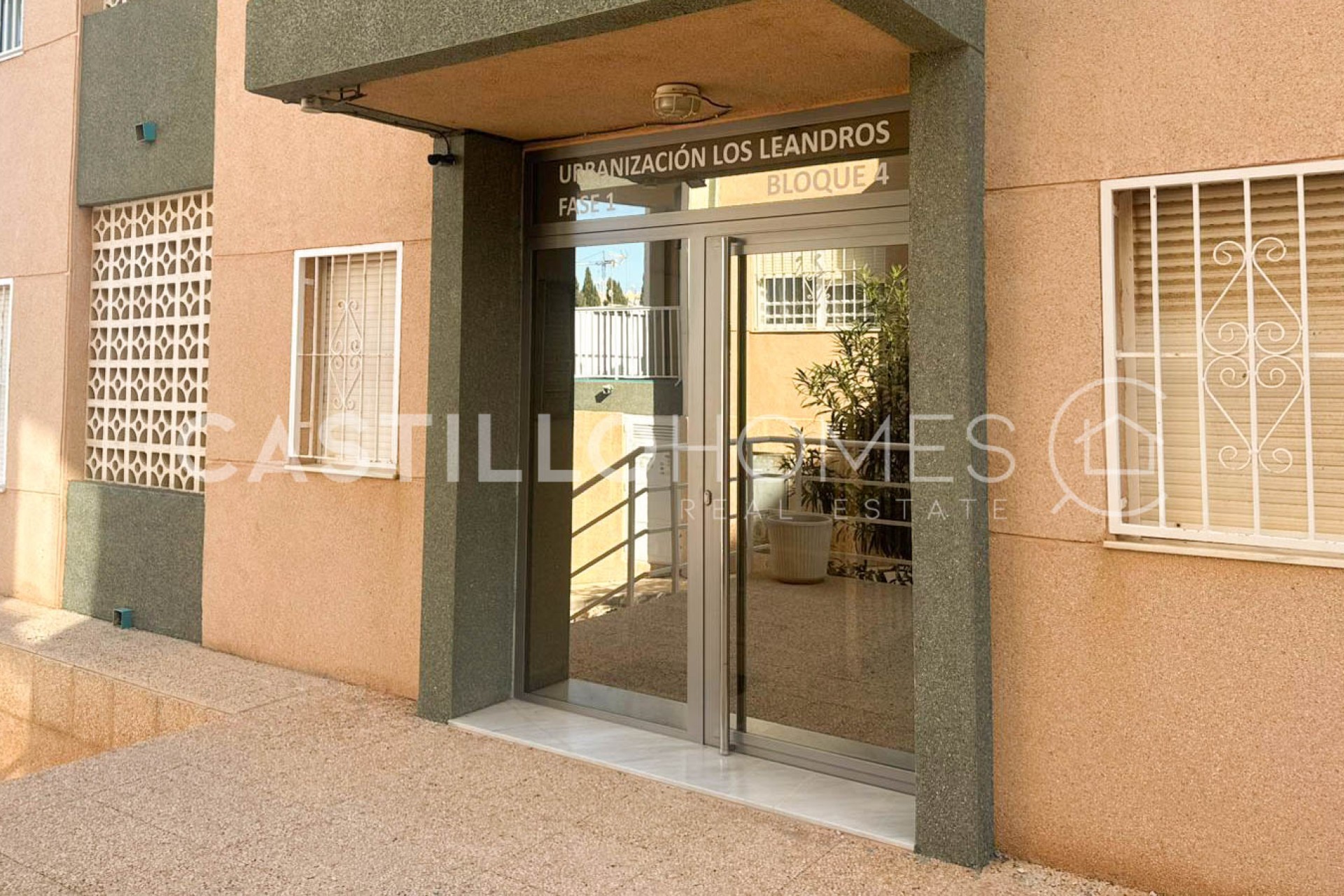 Resale - Apartment -
Torrevieja - La Mata
