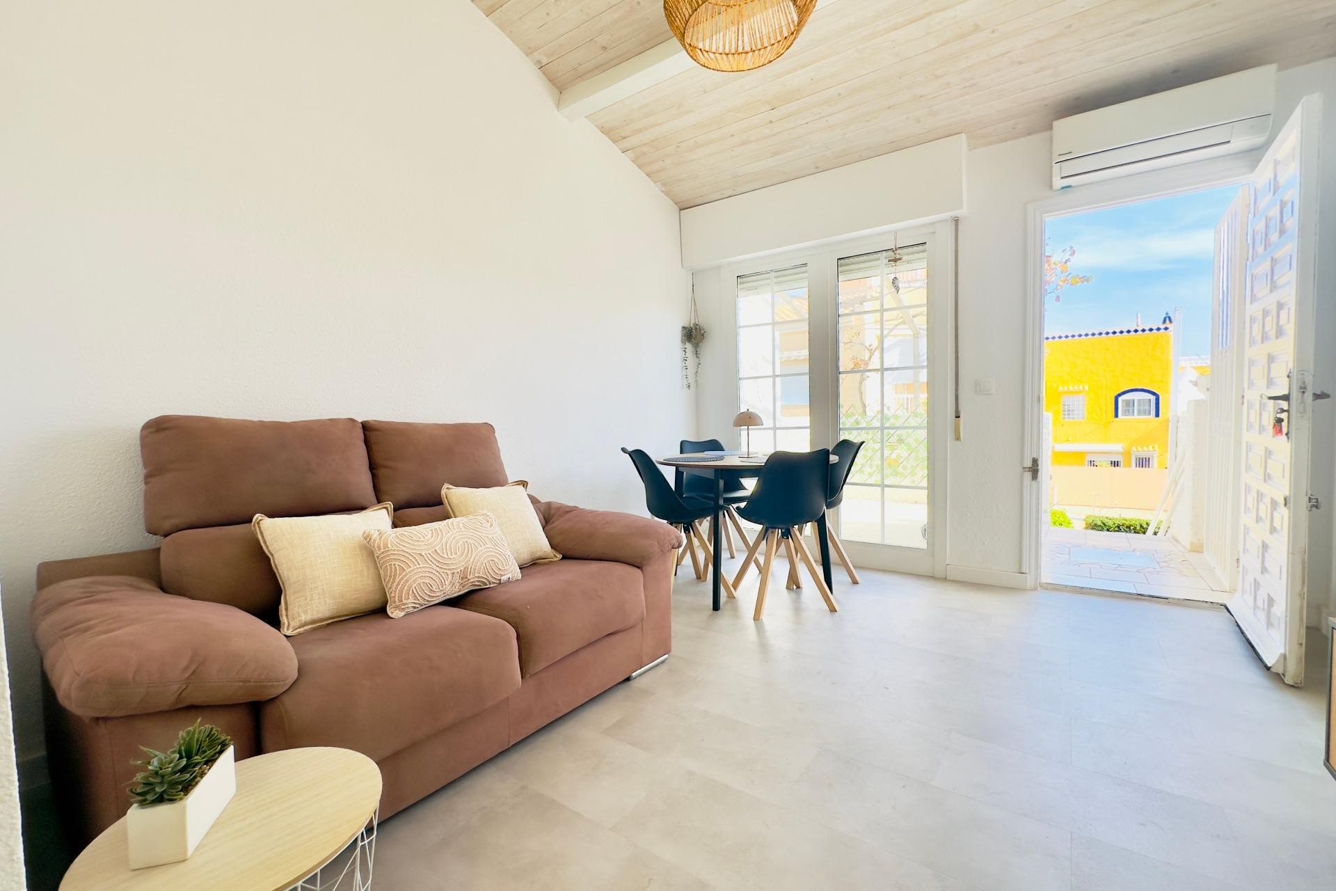 Resale - Apartment -
Torrevieja - Los Frutales