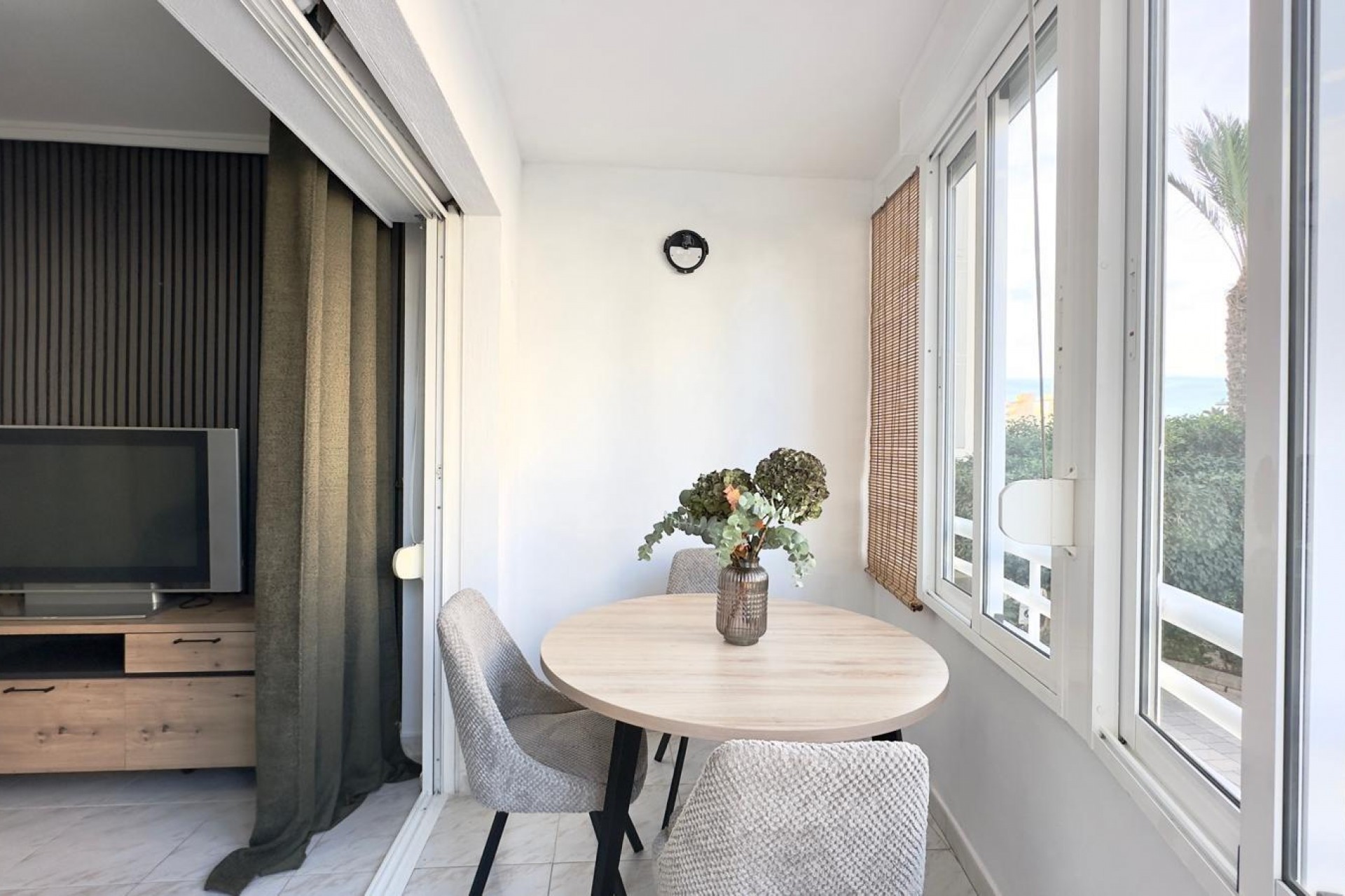 Resale - Apartment -
Torrevieja - Nueva Torrevieja - Aguas Nuevas