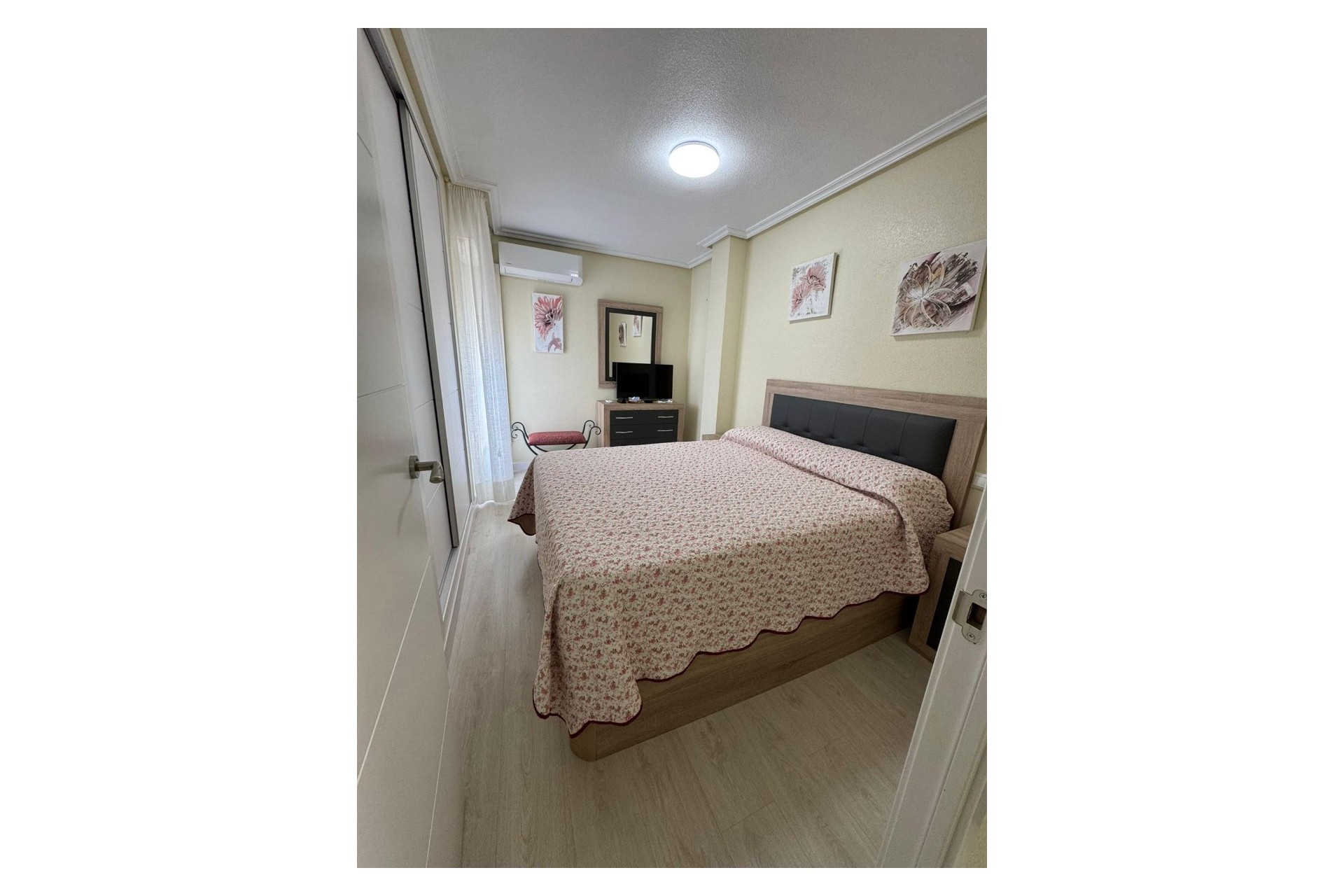 Resale - Apartment -
Torrevieja - Playa de los Locos