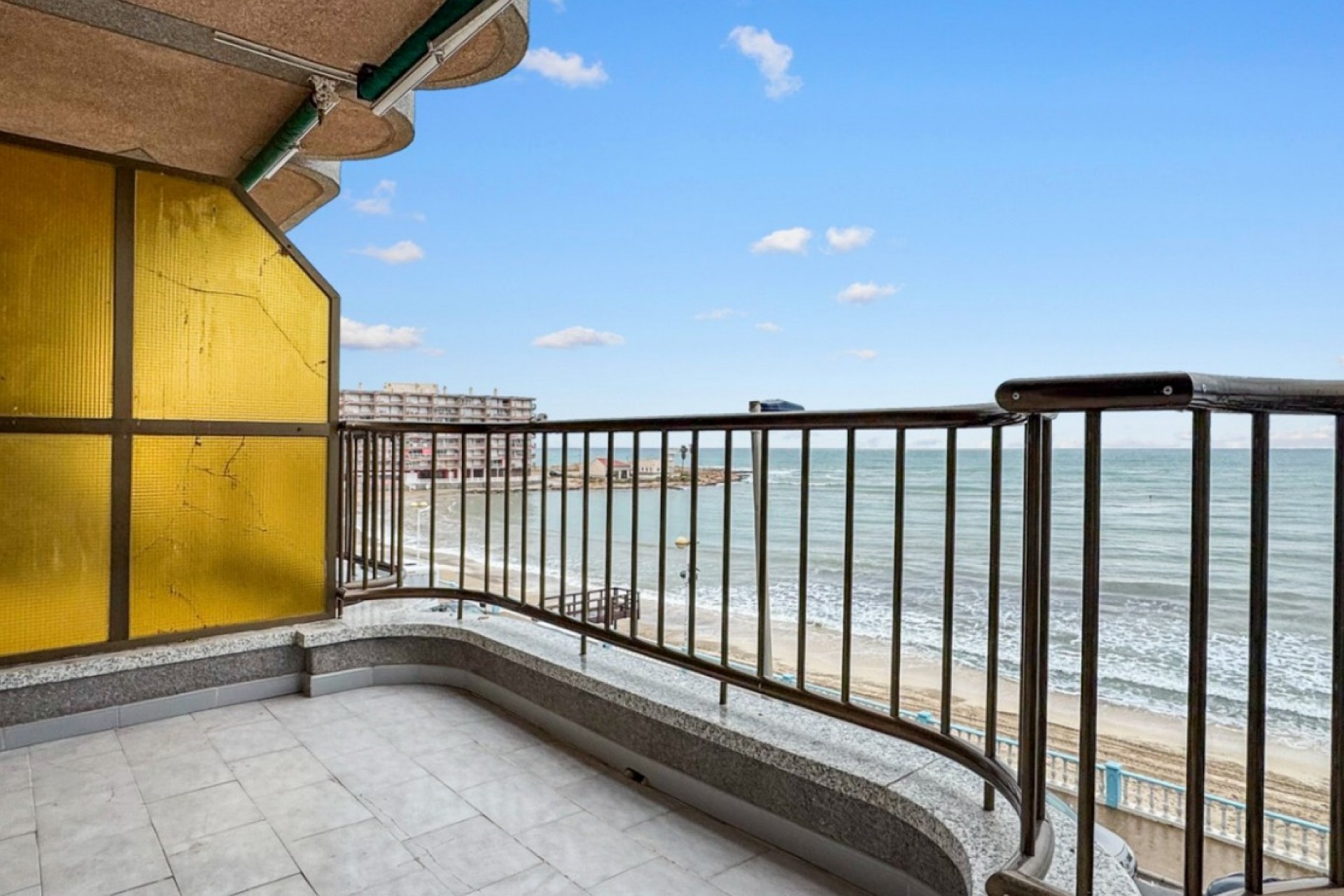 Resale - Apartment -
Torrevieja - Playa de los Locos