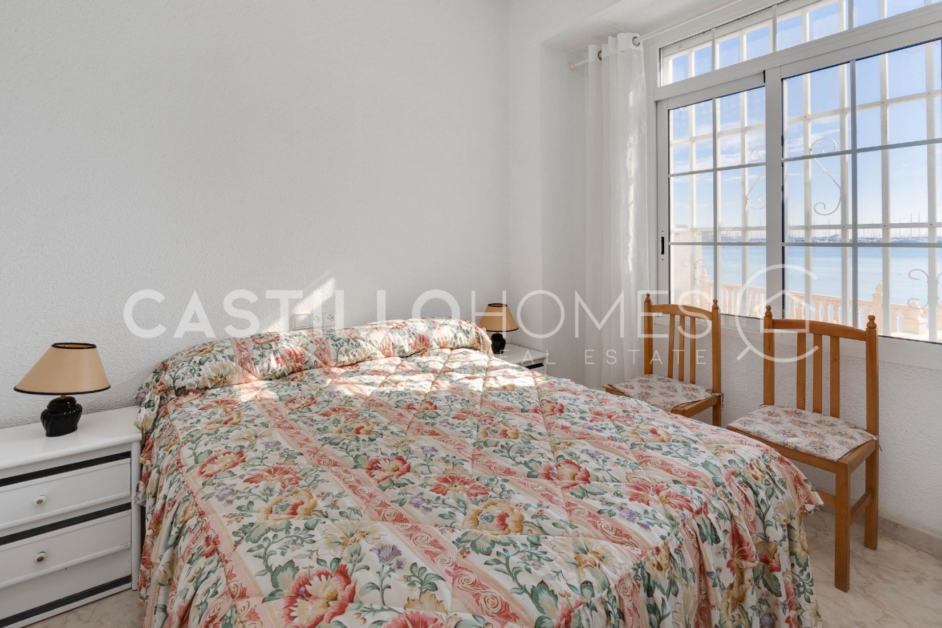 Resale - Apartment -
Torrevieja - Playa del Acequión