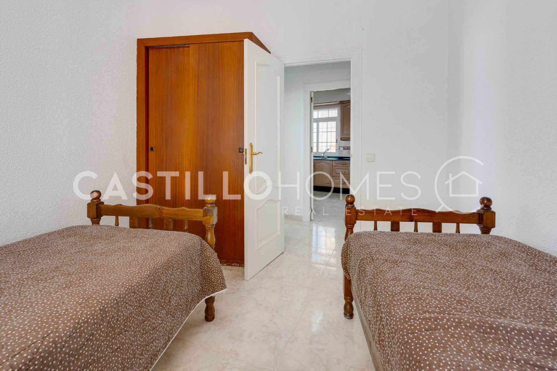 Resale - Apartment -
Torrevieja - Playa del Acequión
