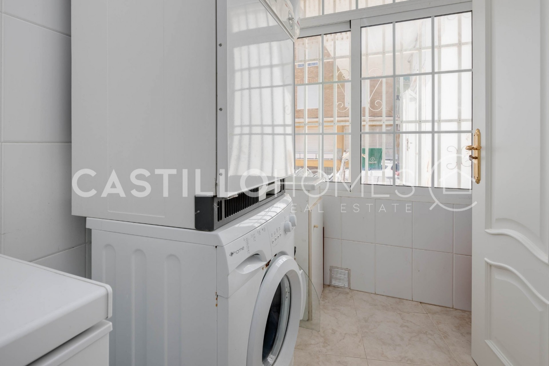 Resale - Apartment -
Torrevieja - Playa del Acequión