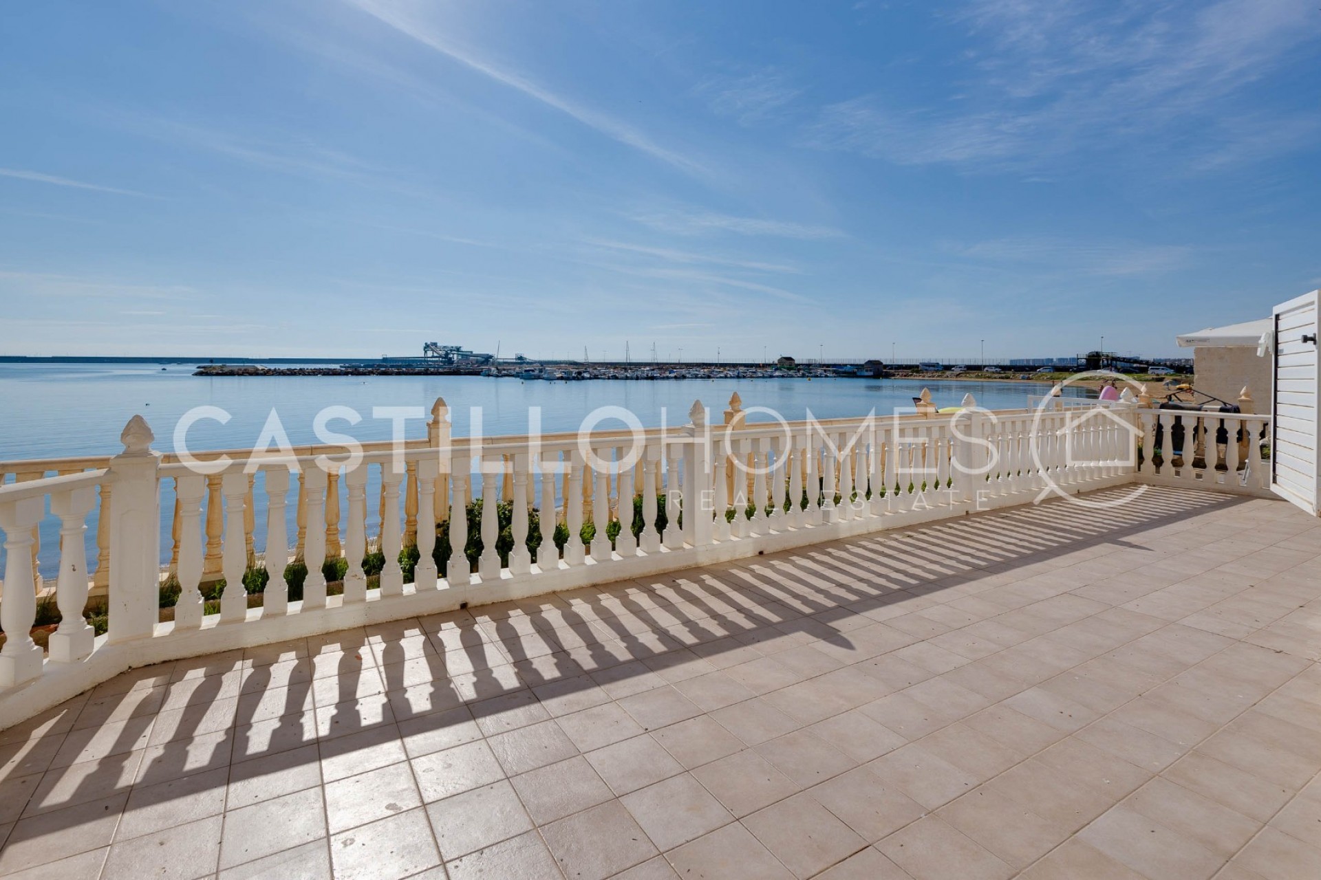Resale - Apartment -
Torrevieja - Playa del Acequión