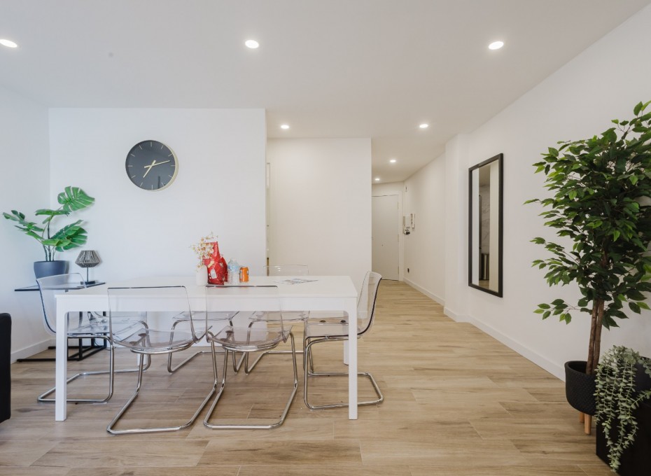 Resale - Apartment -
Torrevieja - Playa del Acequión