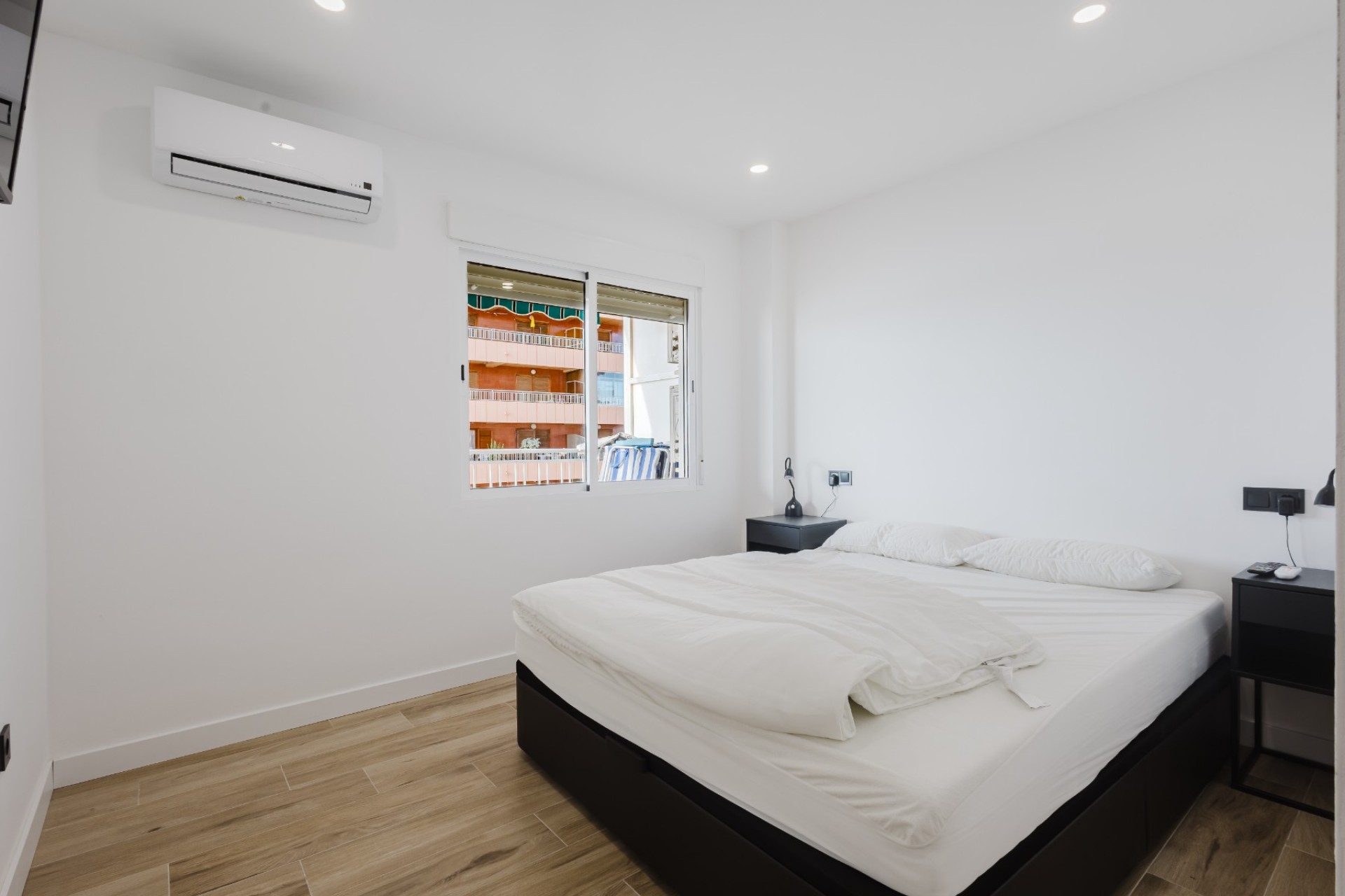 Resale - Apartment -
Torrevieja - Playa del Acequión