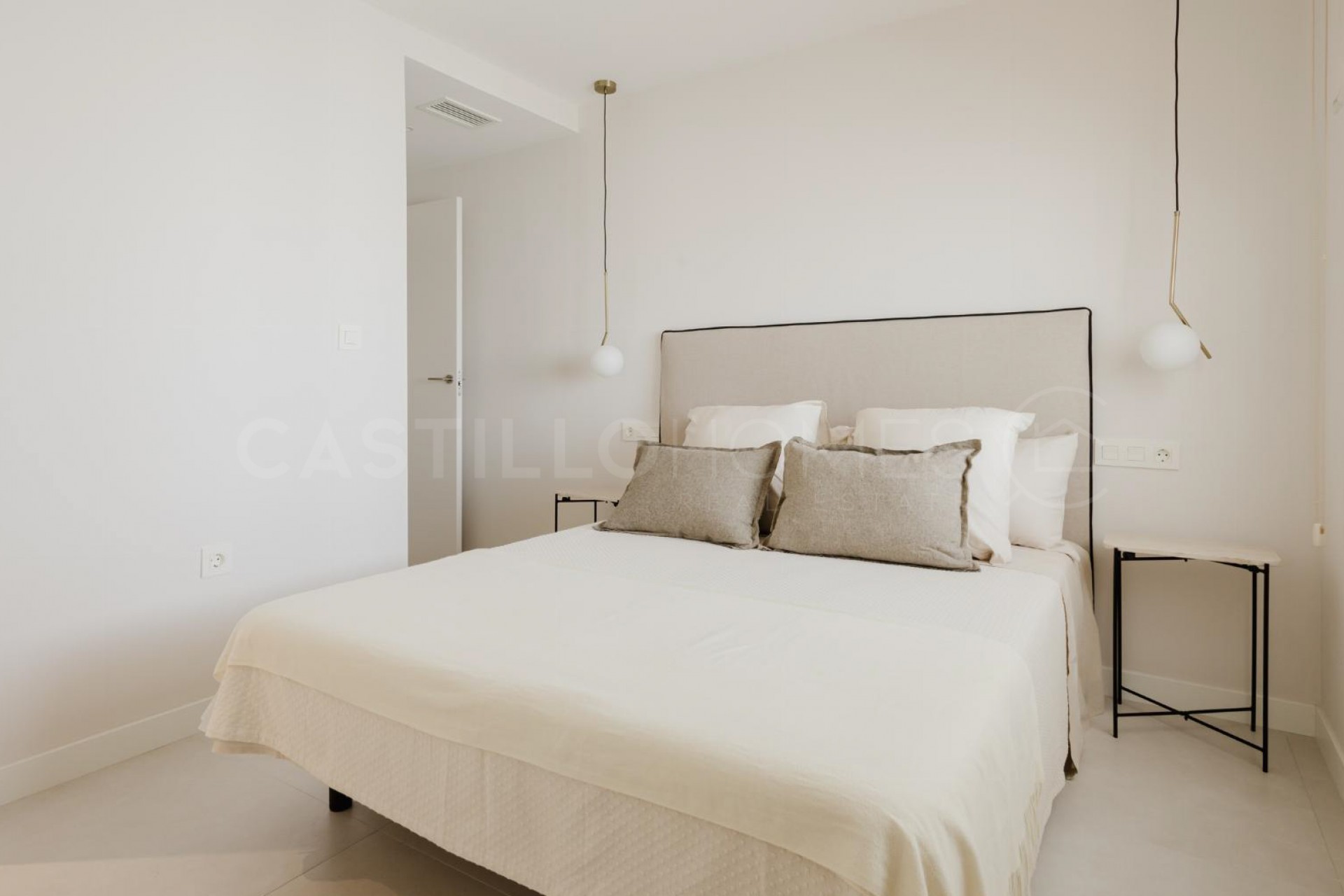 Resale - Apartment -
Torrevieja - Playa del Acequión