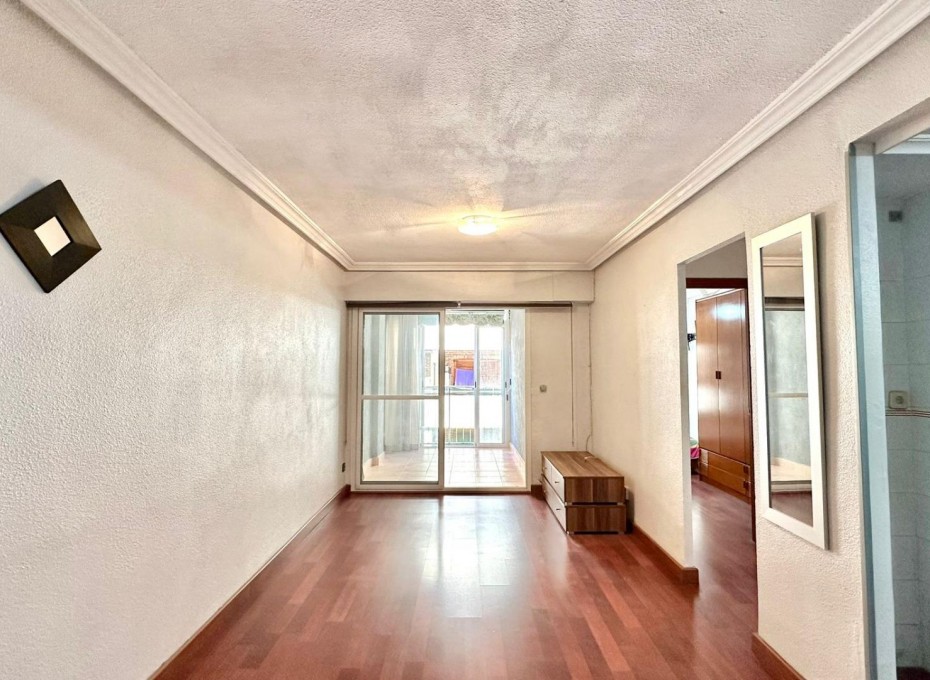 Resale - Apartment -
Torrevieja - Playa del Acequión